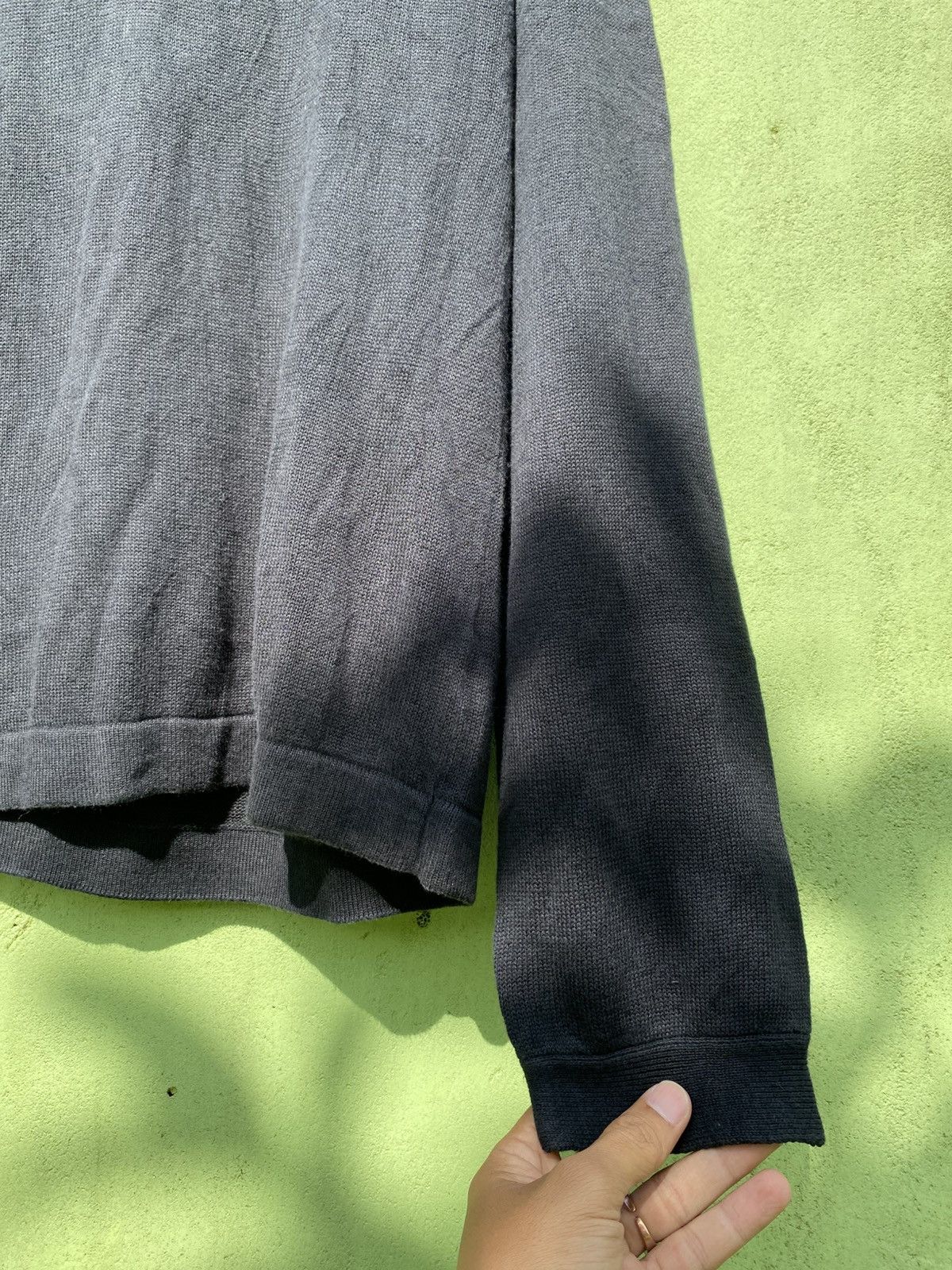 Calvin Klein Calvin Klein Long Sleeve V Neck Minimalist Knit Sweater Size US L / EU 52-54 / 3 - 6 Thumbnail