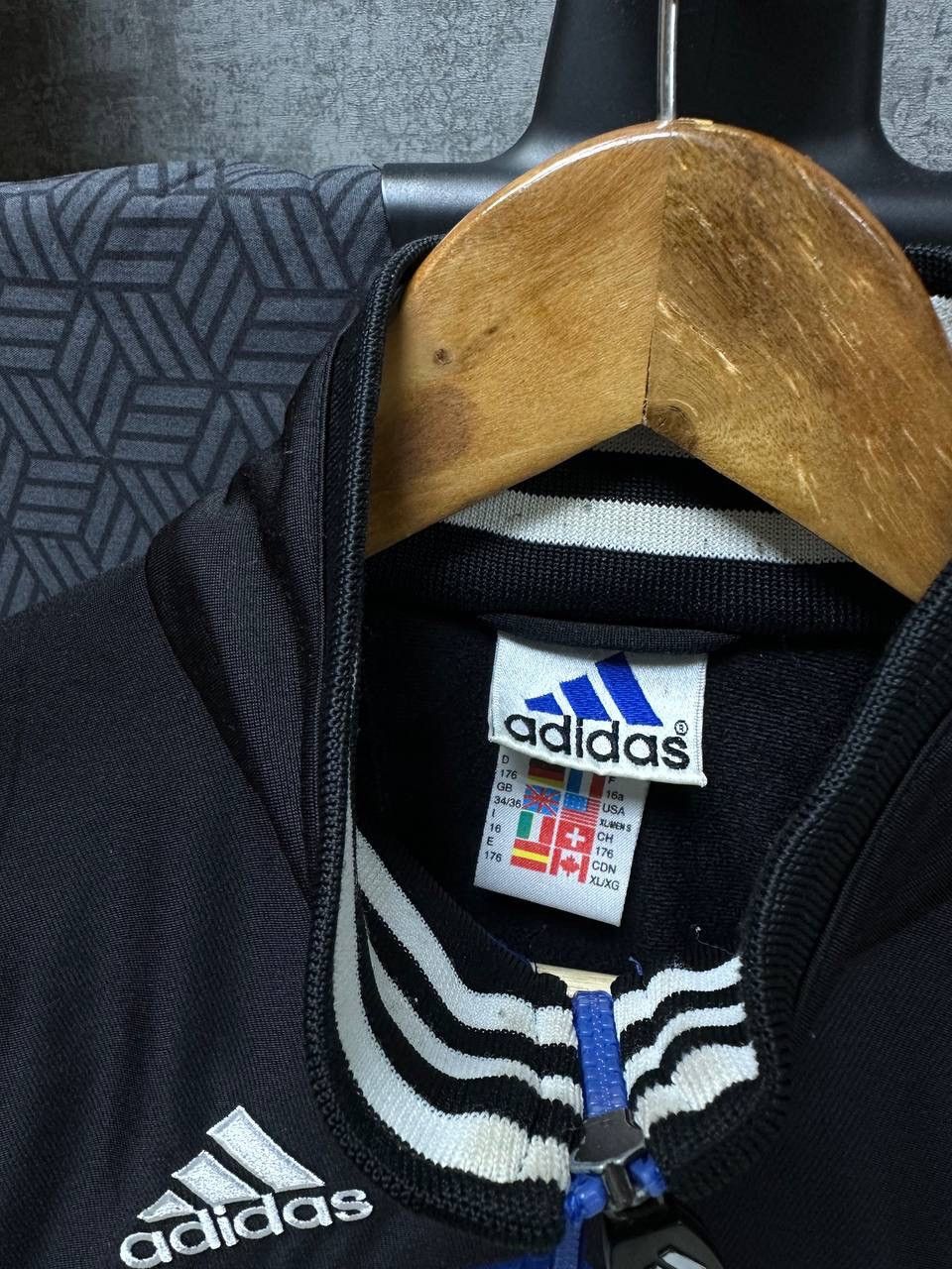 Adidas × Vintage Vintage Adidas Blue Sportswear Tracksuit Size US M / EU 48-50 / 2 - 11 Thumbnail