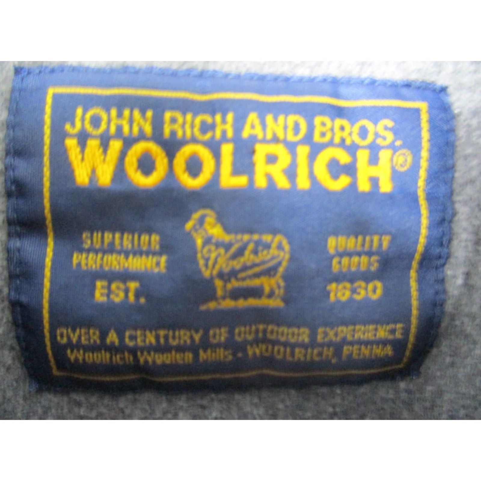 Vintage VINTAGE Woolrich Shirt Adult XL Gray Flannel Long Sleeve Button-Up Collared Woolrich Shirt Mens XL Gray Flannel 80s 90s Outdoor Pockets Buttons Size US XL / EU 56 / 4 - 2 Thumbnail