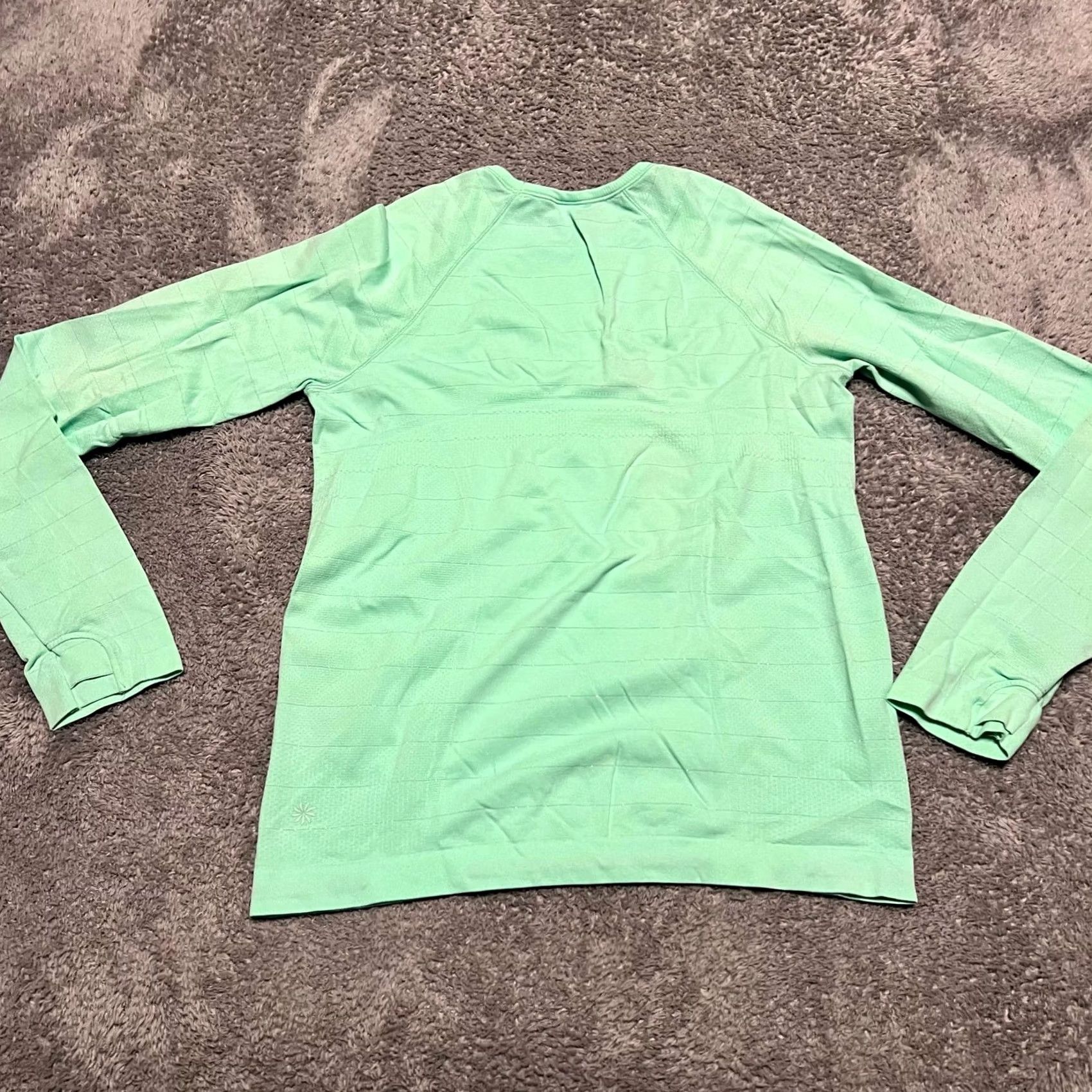 Athleta Athleta Shirt Womens Medium Performance Metallic Long Sleeve Green Womens M Green Size M / US 6-8 / IT 42-44 - 2 Thumbnail