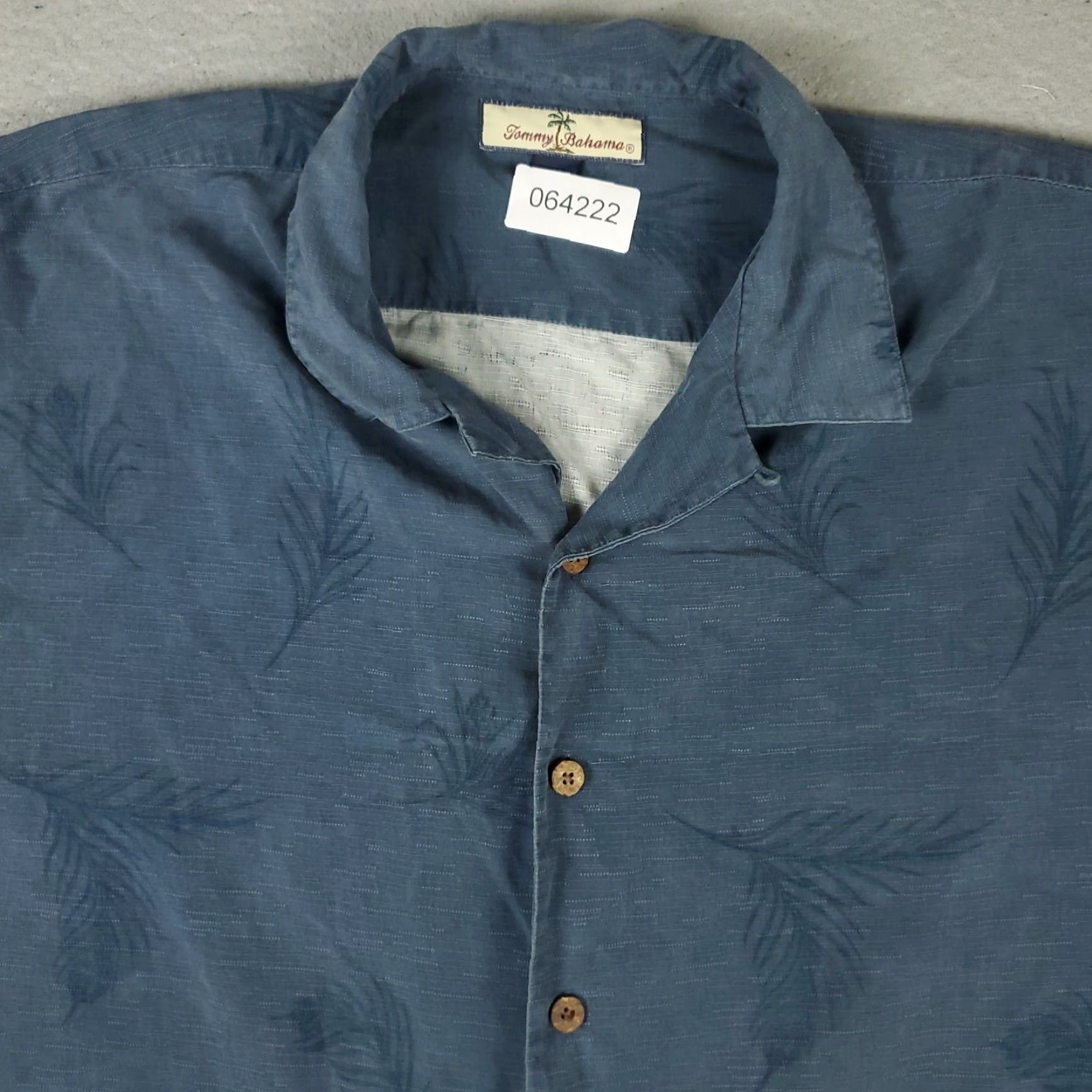 Tommy Bahama Tommy Bahama Shirt Mens Large Blue Floral Silk Camp Collar Hawaiian Button Up Size US L / EU 52-54 / 3 - 2 Thumbnail