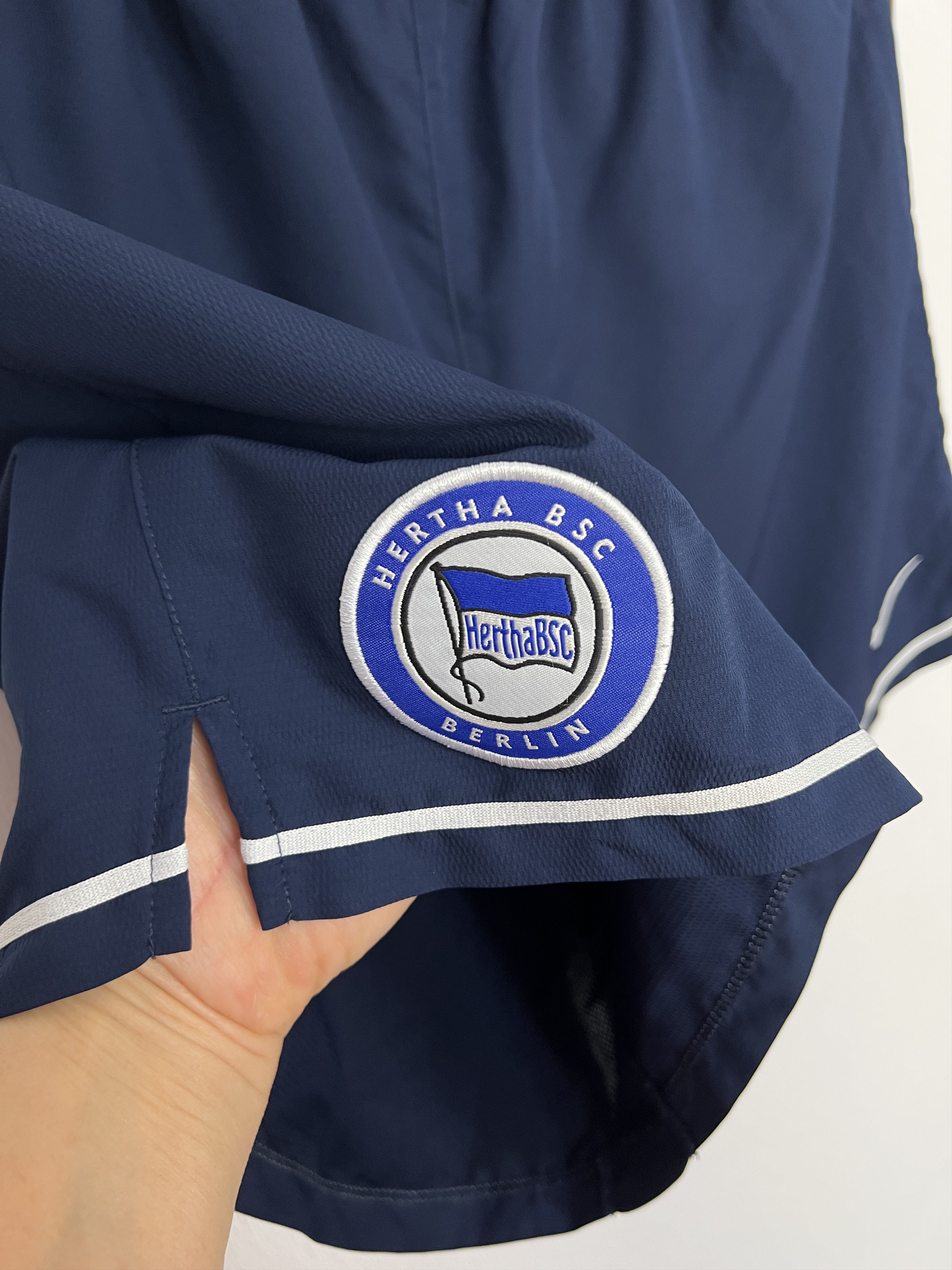 Nike Vintage Nike Hertha Berlin Football Shorts Soccer Athletic Size US 36 / EU 52 - 4 Thumbnail