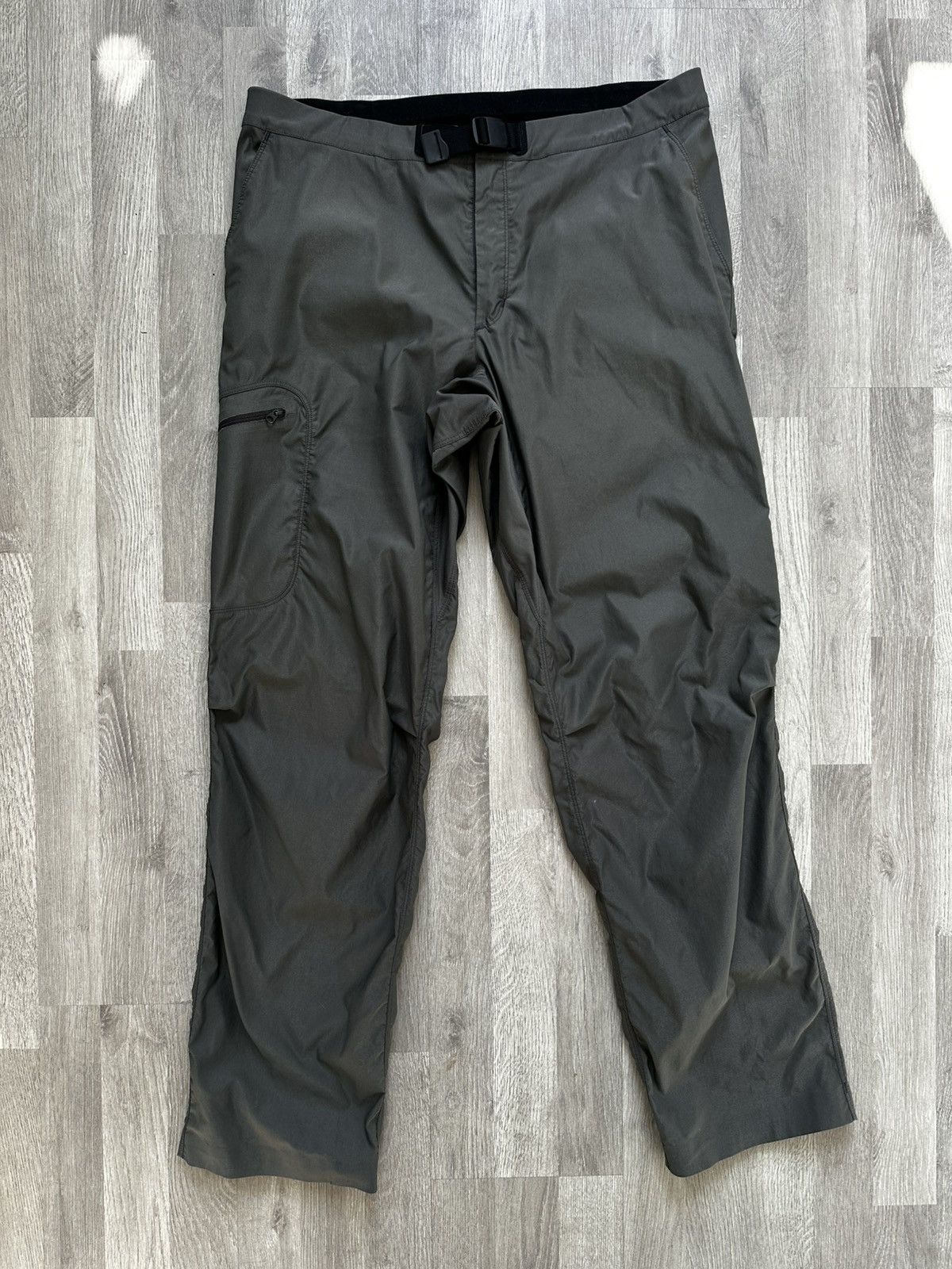 Rare Vintage ARC'TERYX Snap Button Zip Fly Cargo Pants 2000s
