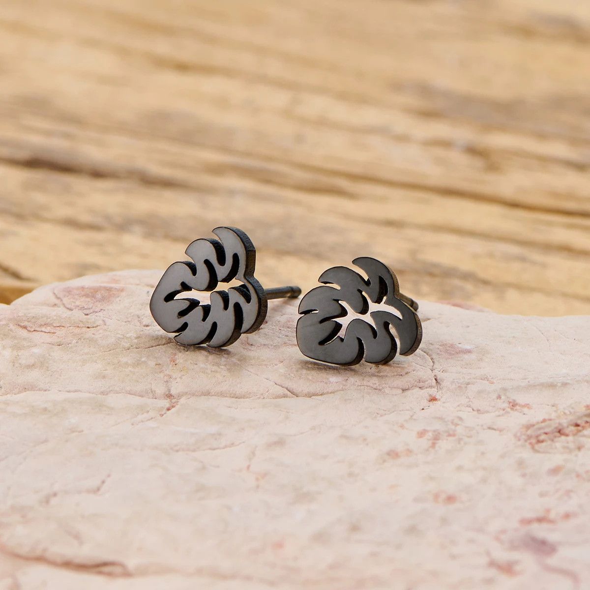 Jewelry Tropical Rainforest Leaf Stud Earrings Charm Earring Gift Size ONE SIZE - 1 Preview