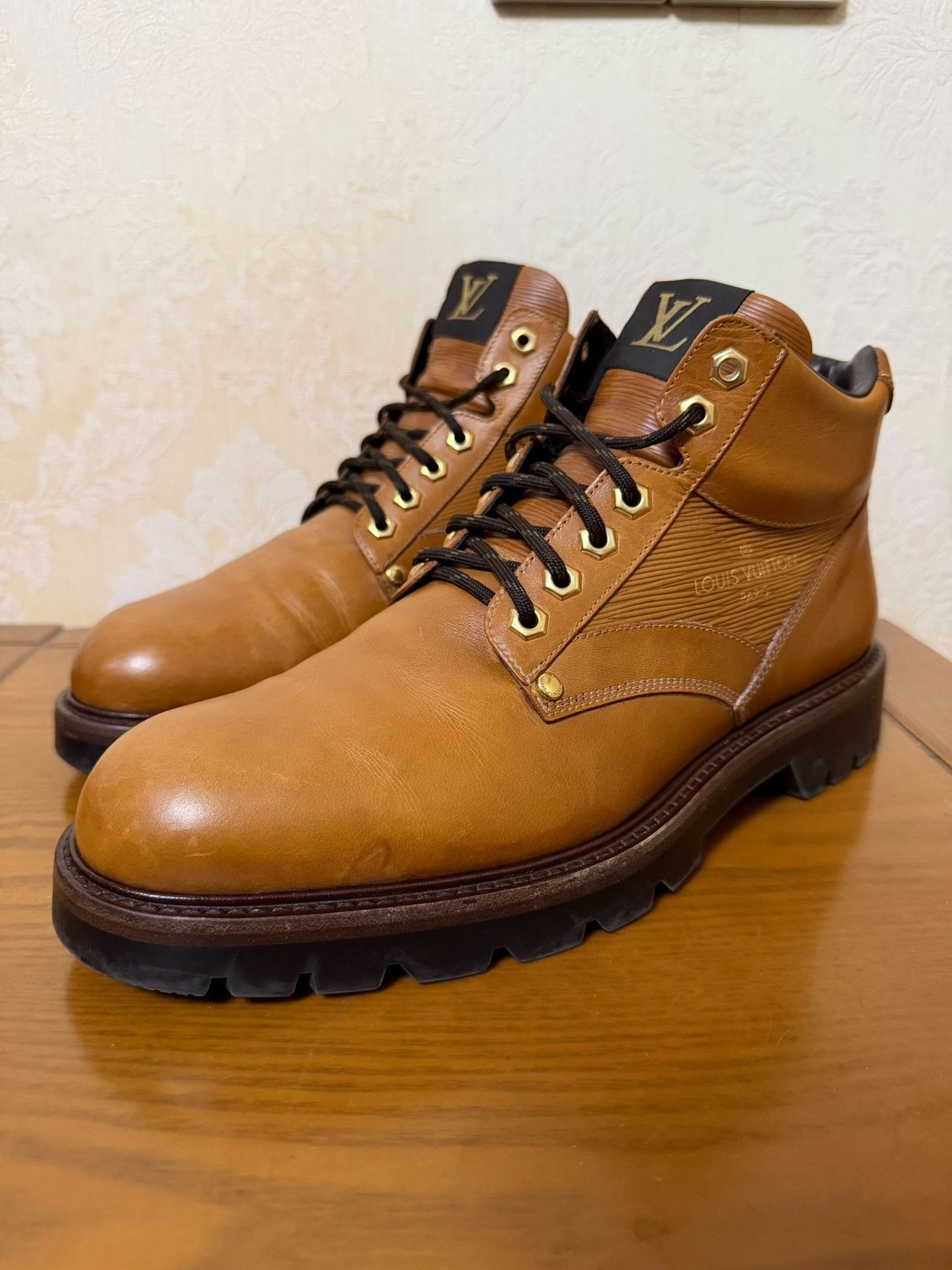 Louis Vuitton Louis Vuitton Boots 9 Men Size US 9 / EU 42 - 1 Thumbnail