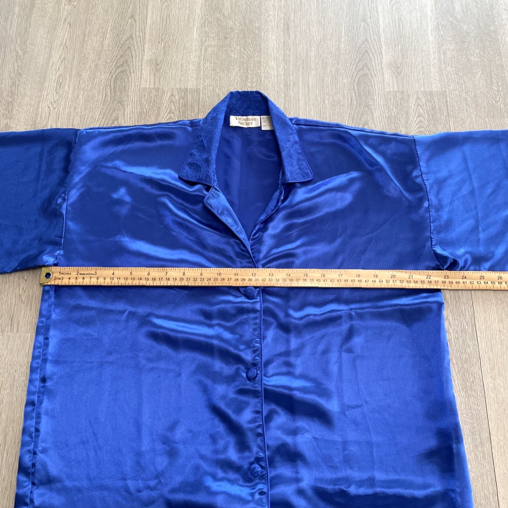 Victoria's Secret VINTAGE Victoria's Secret Satin Sleepshirt Navy Blue Button-Front Shirt Women S Small Satin Polyester 90s Theme Metal Mens/Womens Size S / US 4 / IT 40 - 4 Thumbnail