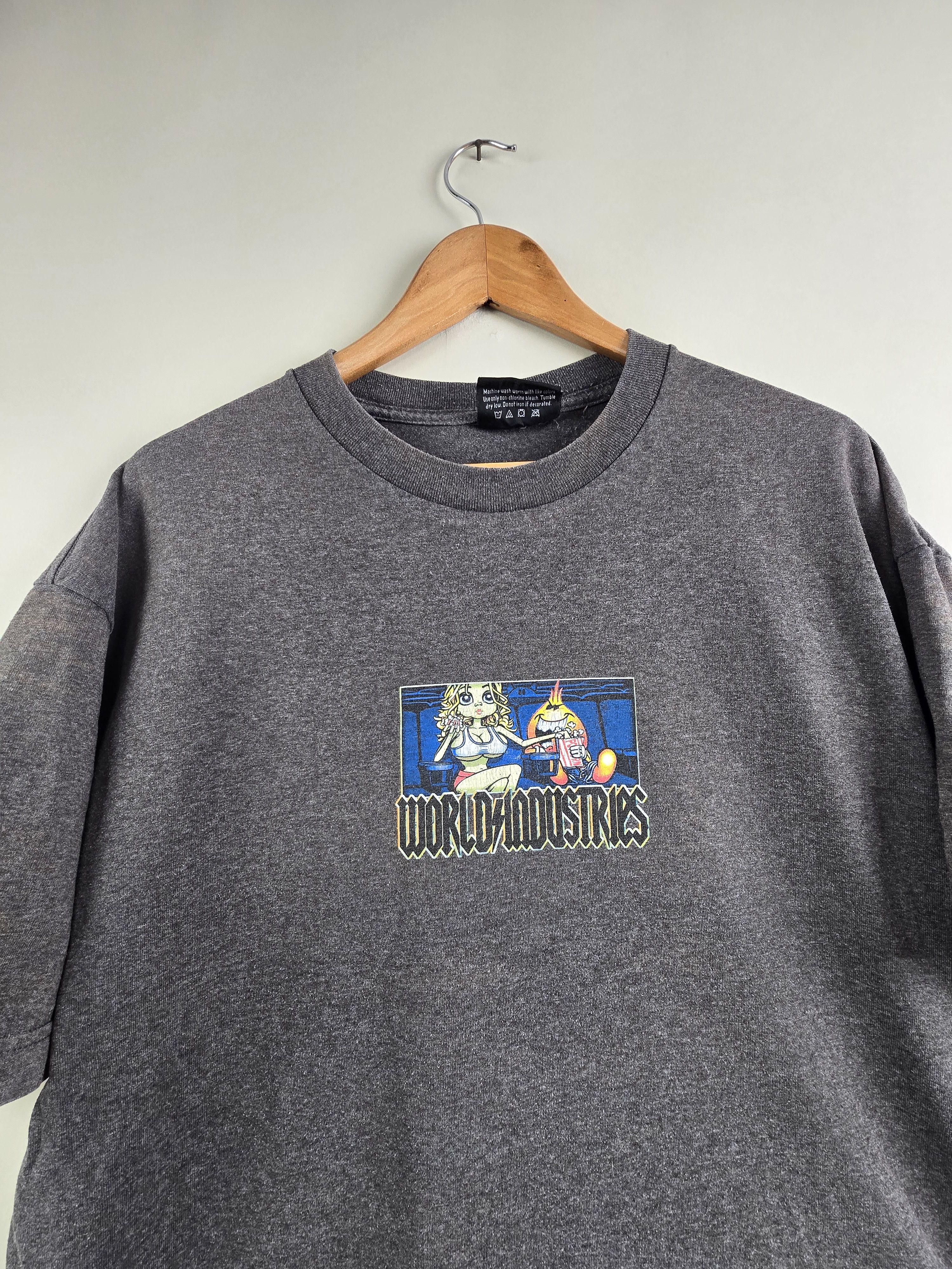 Hook-Ups × Vintage × World Industries 90s World Industries Skate tee XL 23.5" 31.5" Size US XL / EU 56 / 4 - 3 Thumbnail