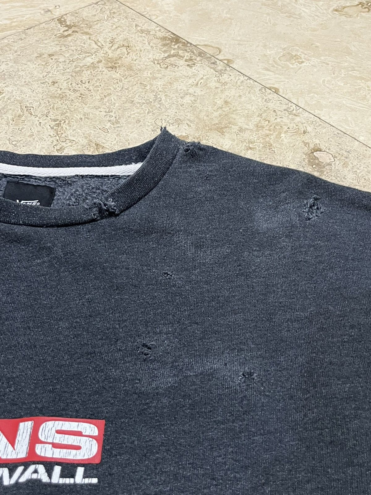Vans × Vintage Y2K Thrashed Vans Sweatshirt Size US XL / EU 56 / 4 - 6 Thumbnail