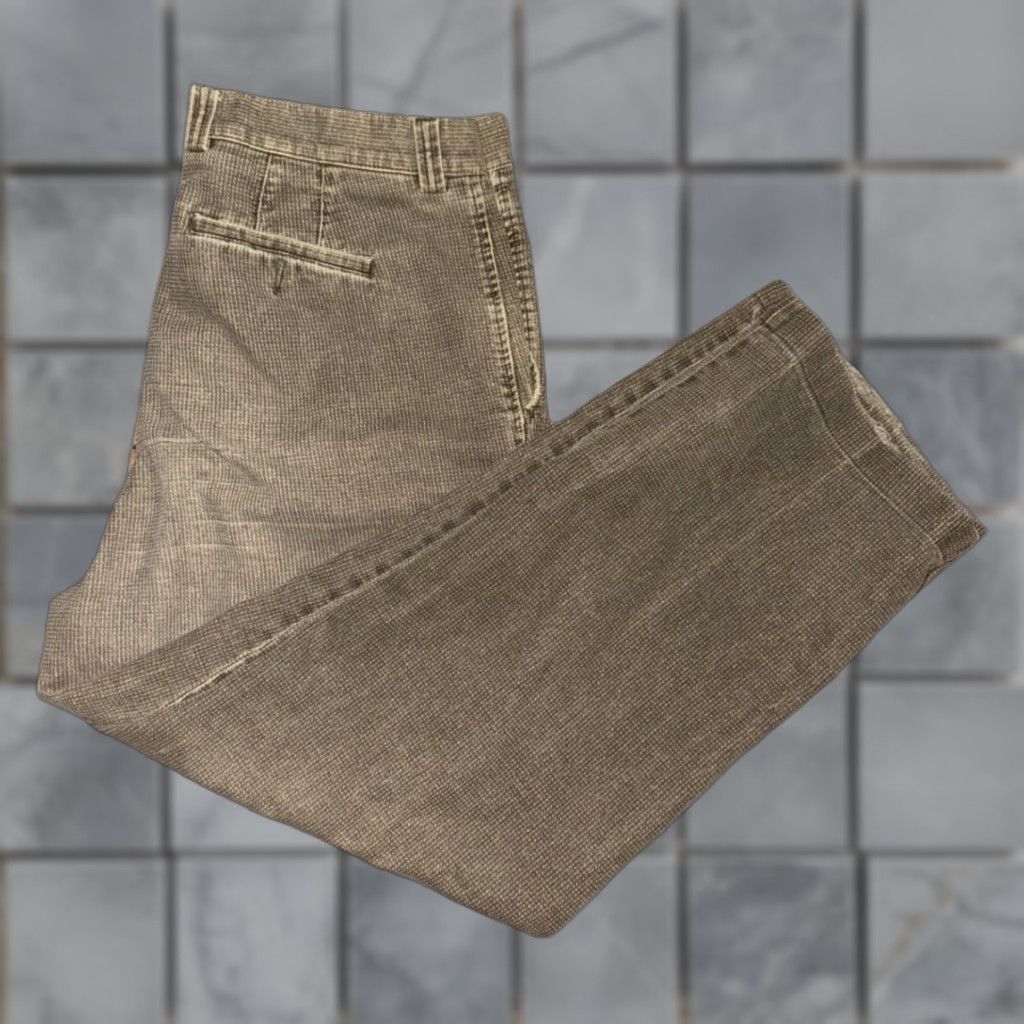 The Territory Ahead VINTAGE The Territory Ahead Olive Textured Cotton Pants 36x29 Relaxed Fit Green Casual Mens Pants Recycled 90s Preppy Shirt? Size US 36 / EU 52 - 1 Thumbnail