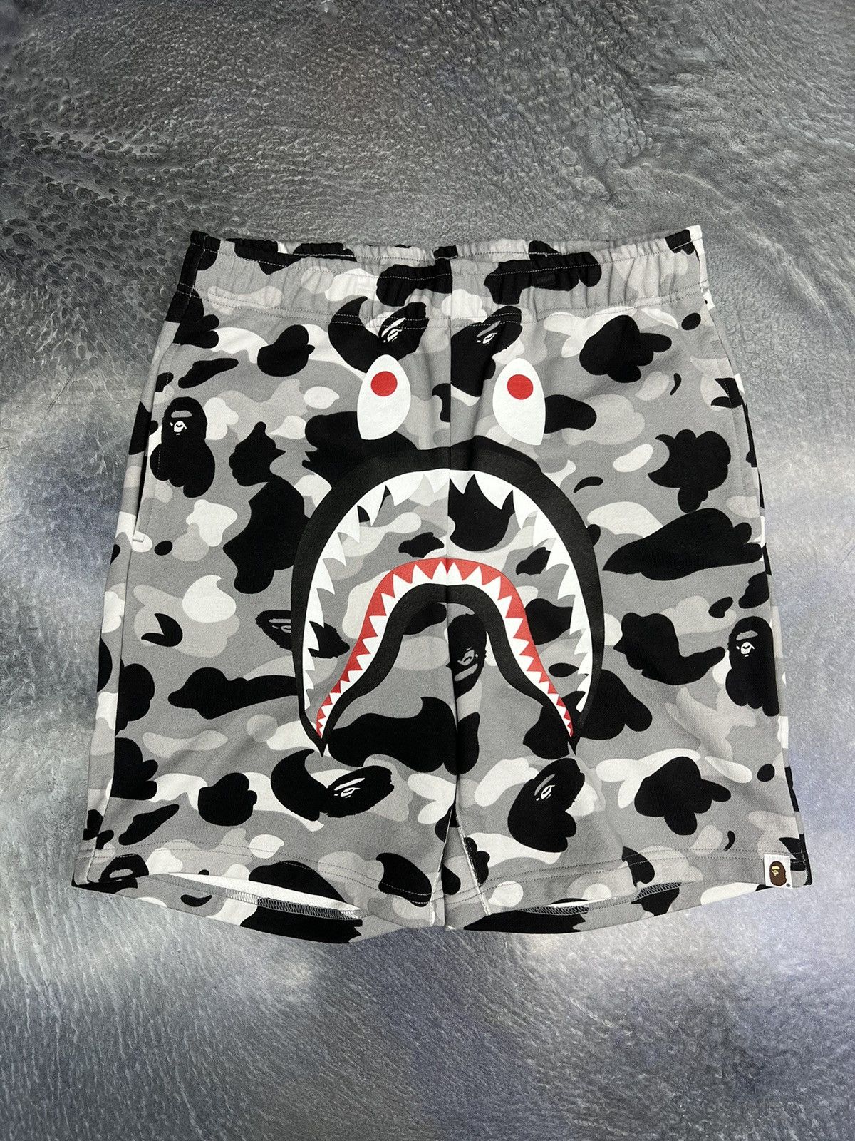 Bape Bape 1st Camo Shark Sweat Shorts Size US 32 / EU 48 - 1 Thumbnail