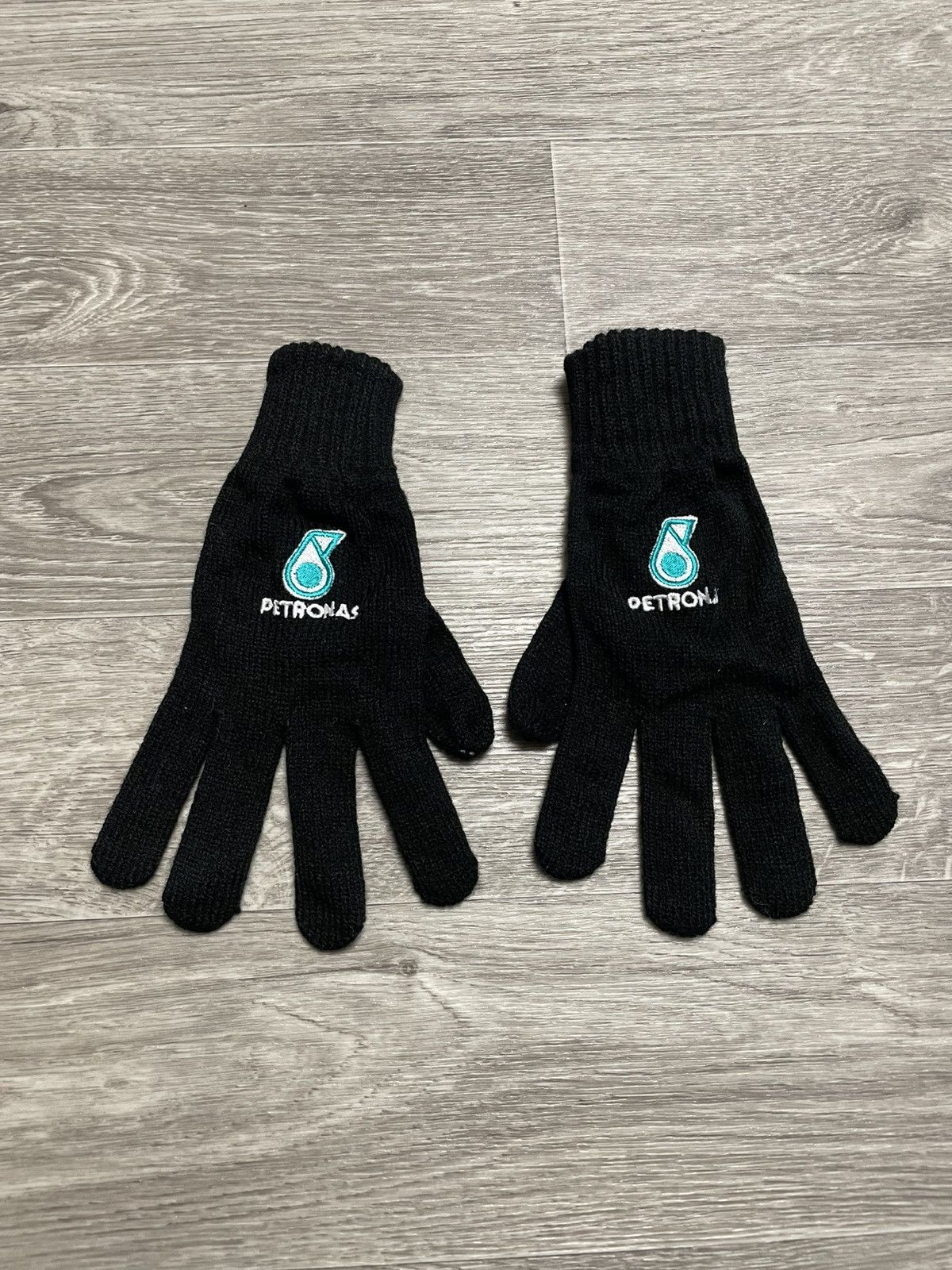 Formula 1 Formula 1 Petronas Racing Black Gloves Size ONE SIZE - 1 Thumbnail