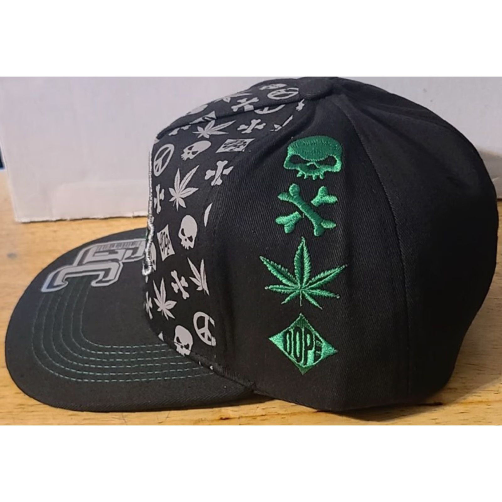 Vintage MARIJUANA SKULL PEACE SIGN SNAPBACK CAP | Adjustable Black Baseball Hat | Dope Weed Mens Size ONE SIZE - 2 Thumbnail
