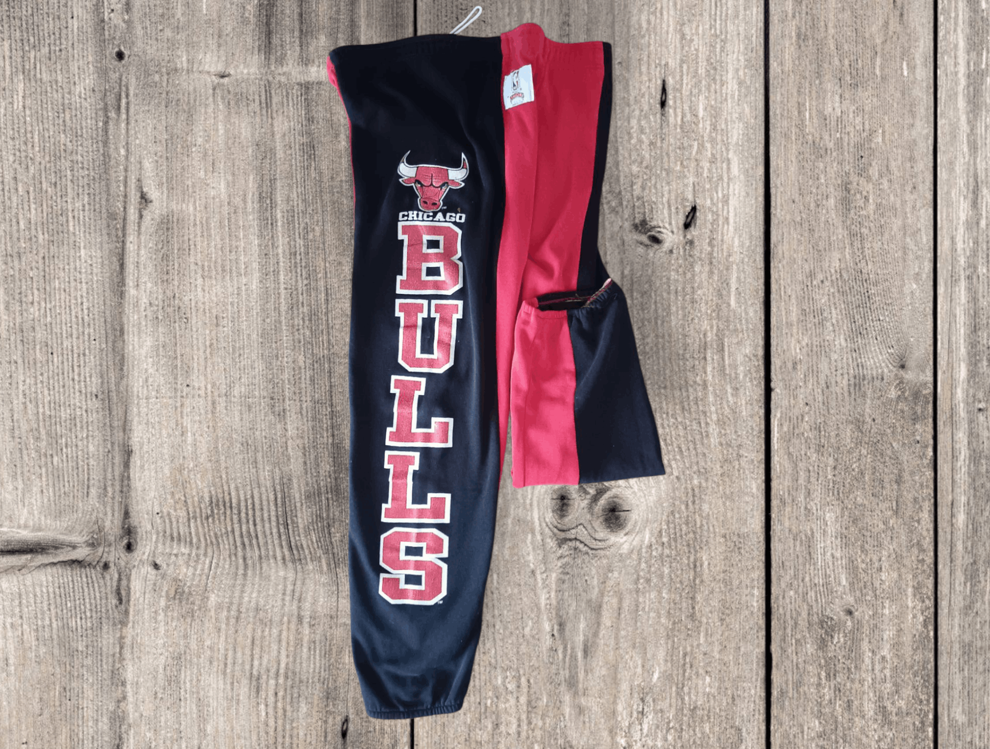 Nutmeg Vintage | Chicago Bulls Jogpant Size US 35 - 3 Thumbnail
