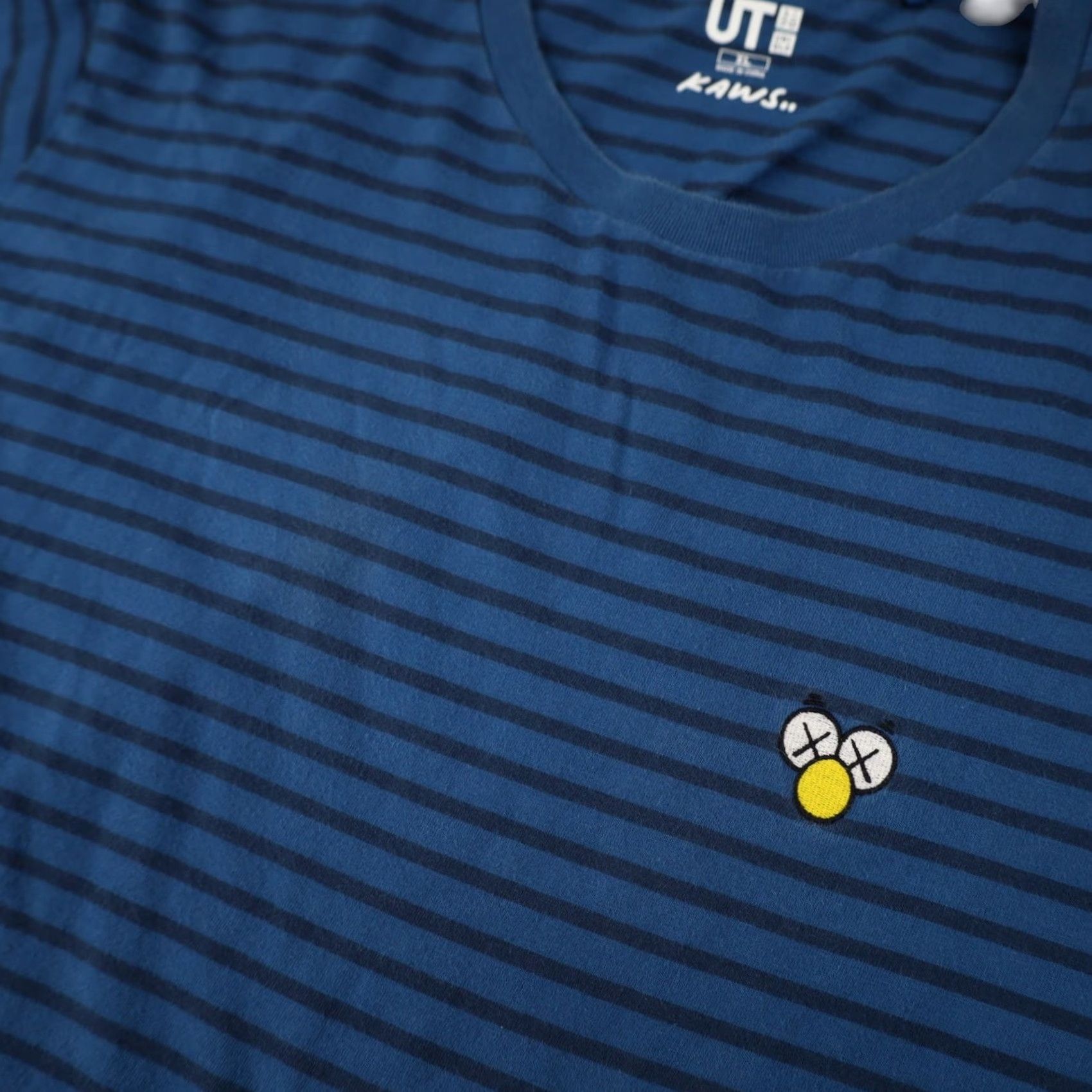 Uniqlo Uniqlo x Kaws Elmo Stripe T Shirt Blue XL Mens Reg Size Size US XL / EU 56 / 4 - 4 Thumbnail