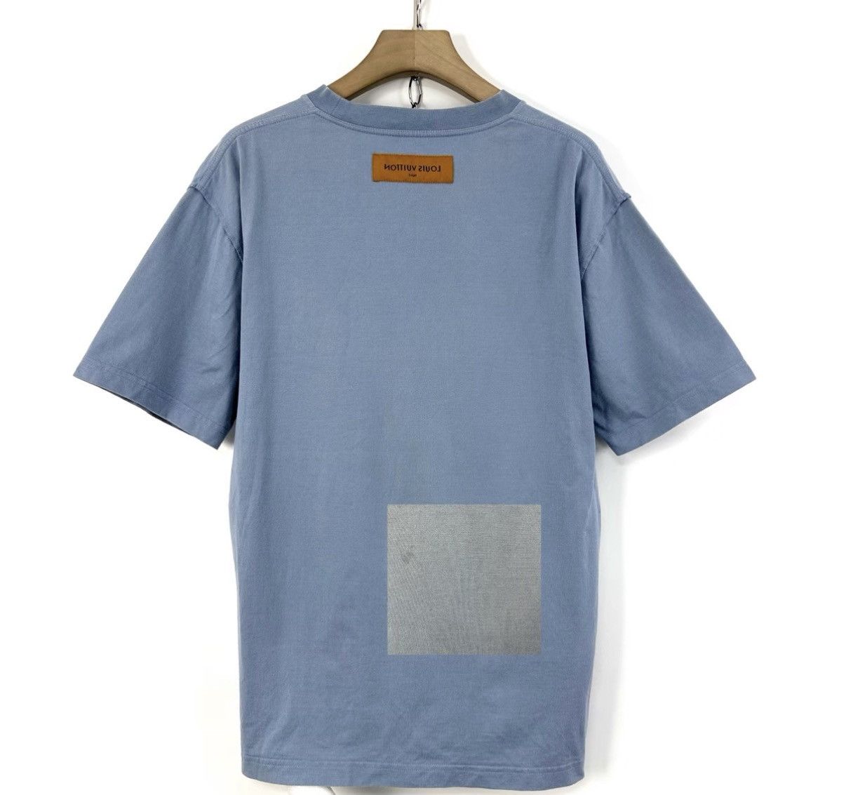 Louis Vuitton Louis Vuitton LV Blue Embossed Logo T-shirt K12 Size US XL / EU 56 / 4 - 6 Thumbnail
