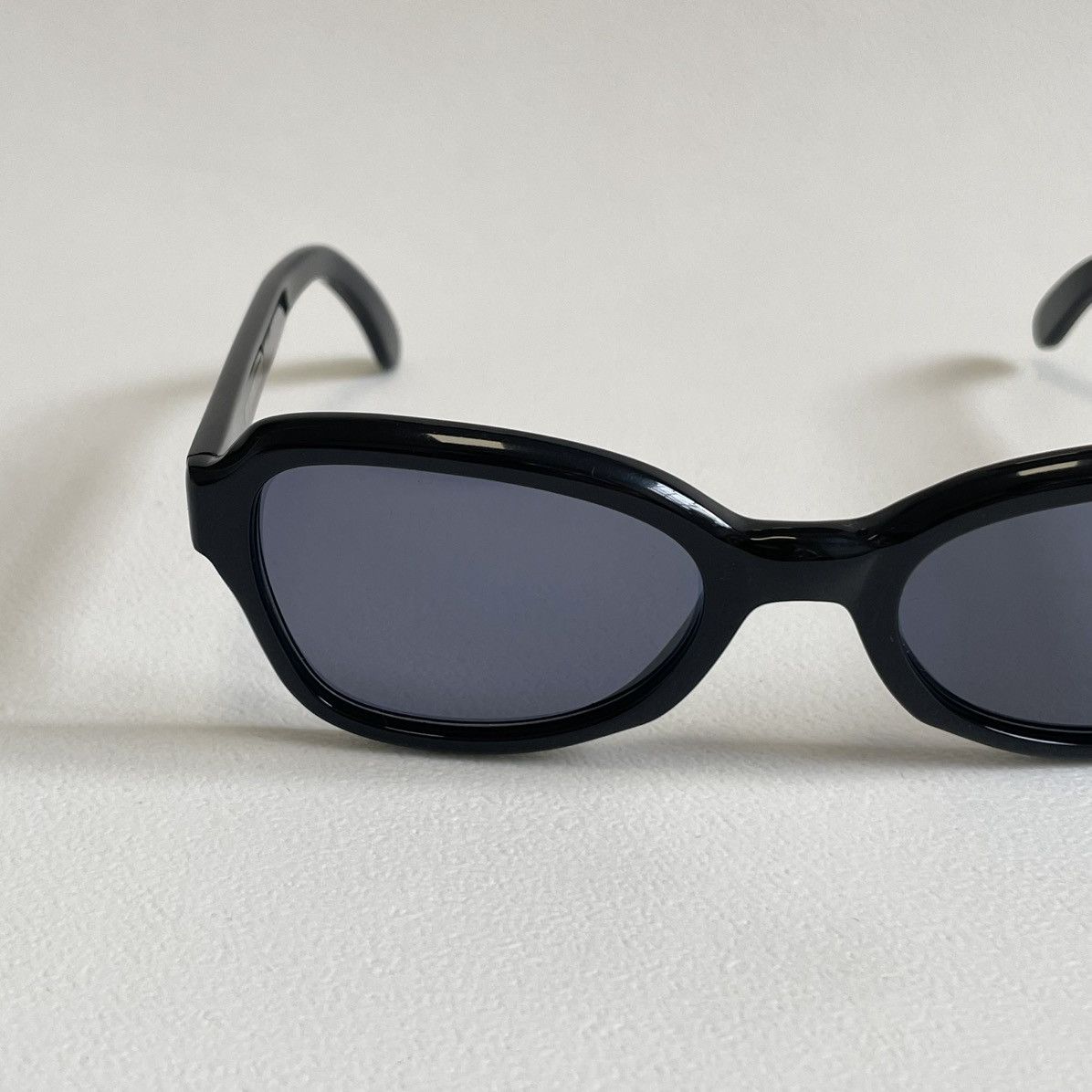 Cutler and Gross Black ‘Oval Shape Lens’ Vintage Sunglasses Size ONE SIZE - 3 Thumbnail
