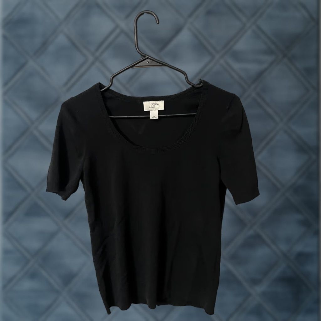 Ann Taylor Vintage Ann Taylor Loft Women's T-Shirt Medium Black Scoop Neck Short Sleeve Rayon Nylon Casual Size M / US 6-8 / IT 42-44 - 1 Thumbnail