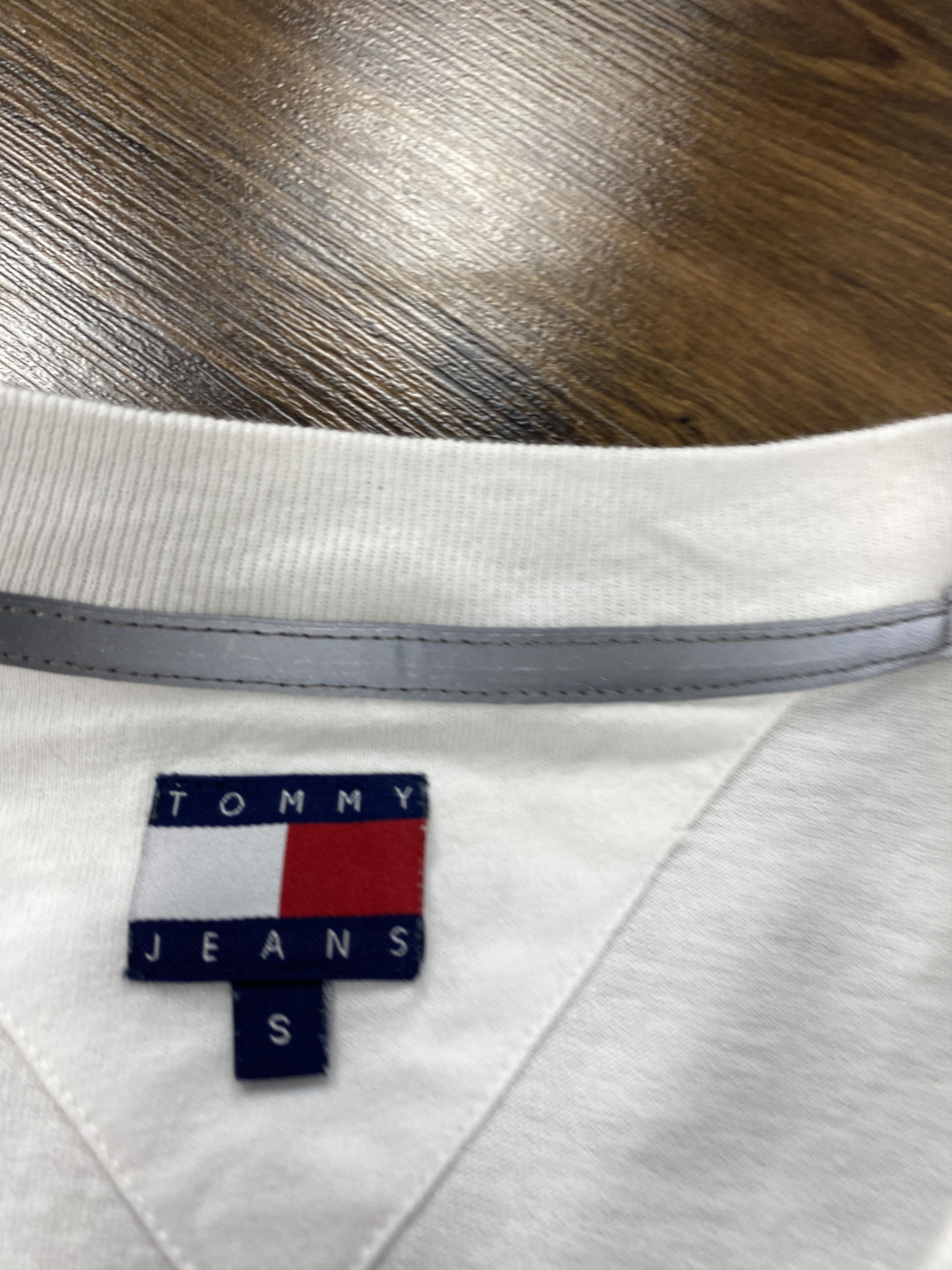 Tommy Hilfiger Tommy Hilfiger Jeans embroidered logo vintage t-shirt Size US S / EU 44-46 / 1 - 5 Thumbnail