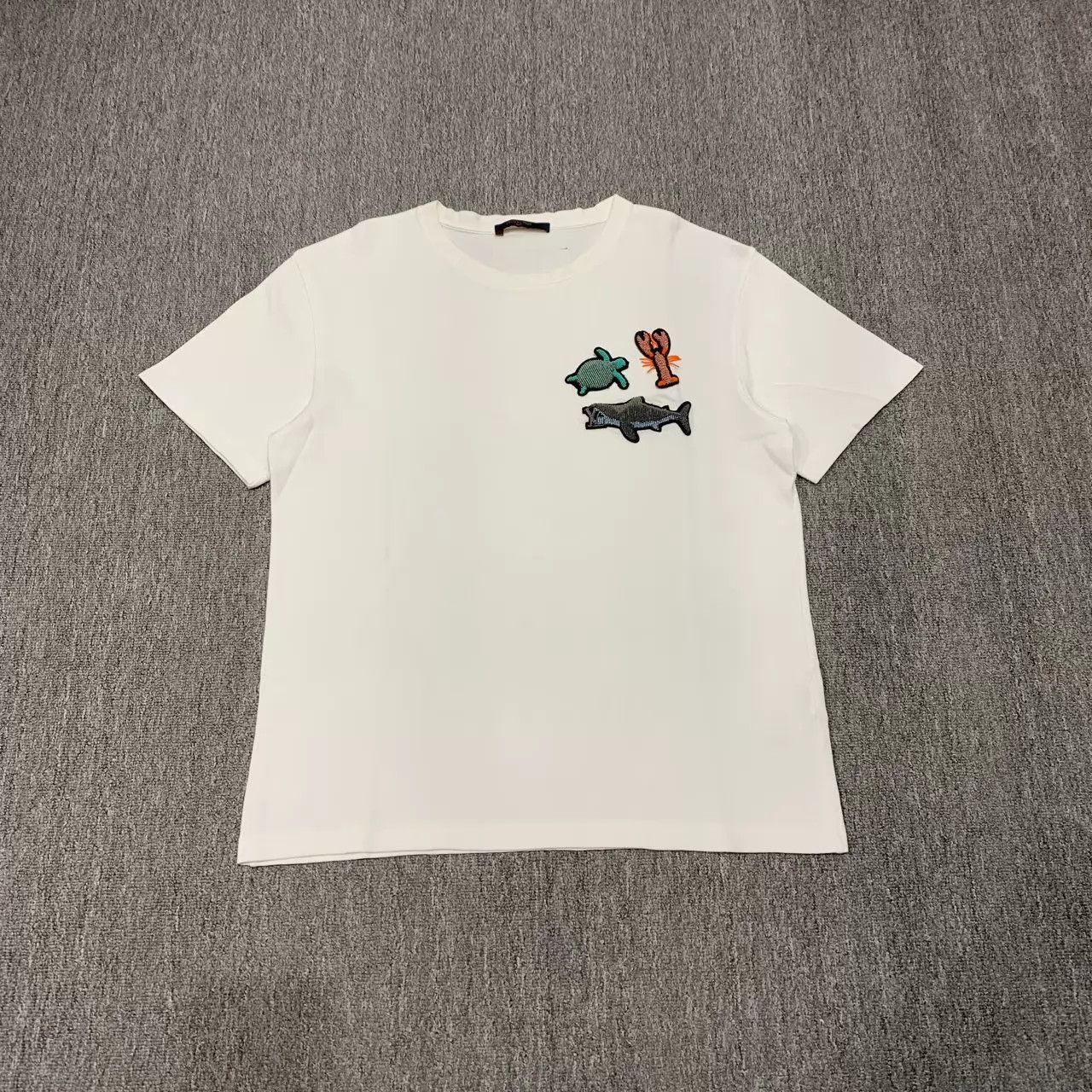 Louis Vuitton LV white ocean animal beaded tee XL 95 New Size US XL / EU 56 / 4 - 1 Thumbnail
