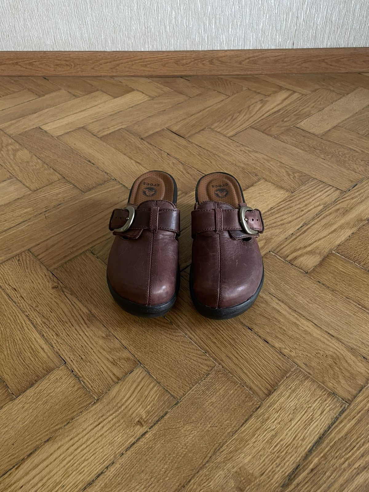 Crocs 2014 Crocs Cobbler: Brown Leather Slip On / Buckled Sabo Size US 6.5 / IT 36.5 - 3 Thumbnail