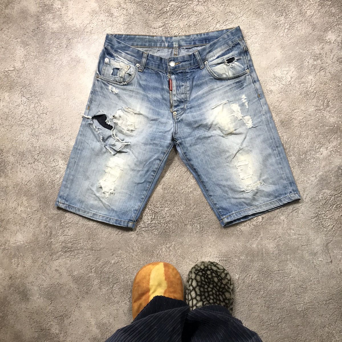 Vintage Vintage Dsquared2 Thrashed Distressed Shorts Y2K Skate 34 Size US 34 / EU 50 - 1 Thumbnail