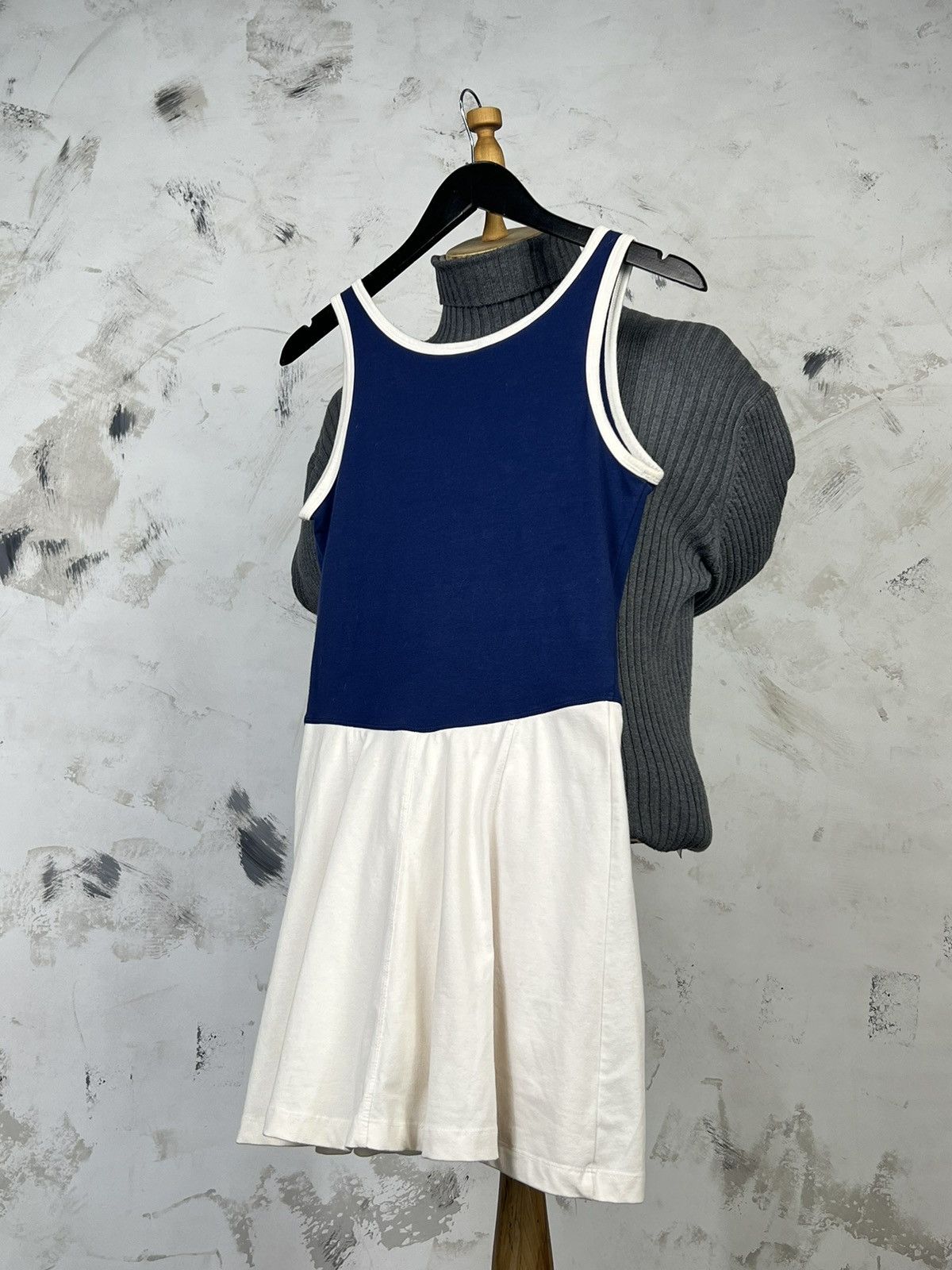 Nike Vintage Nike Court Tennis Sleeveless Dress Jersey 12-14 M-L Size L / US 10 / IT 46 - 2 Thumbnail