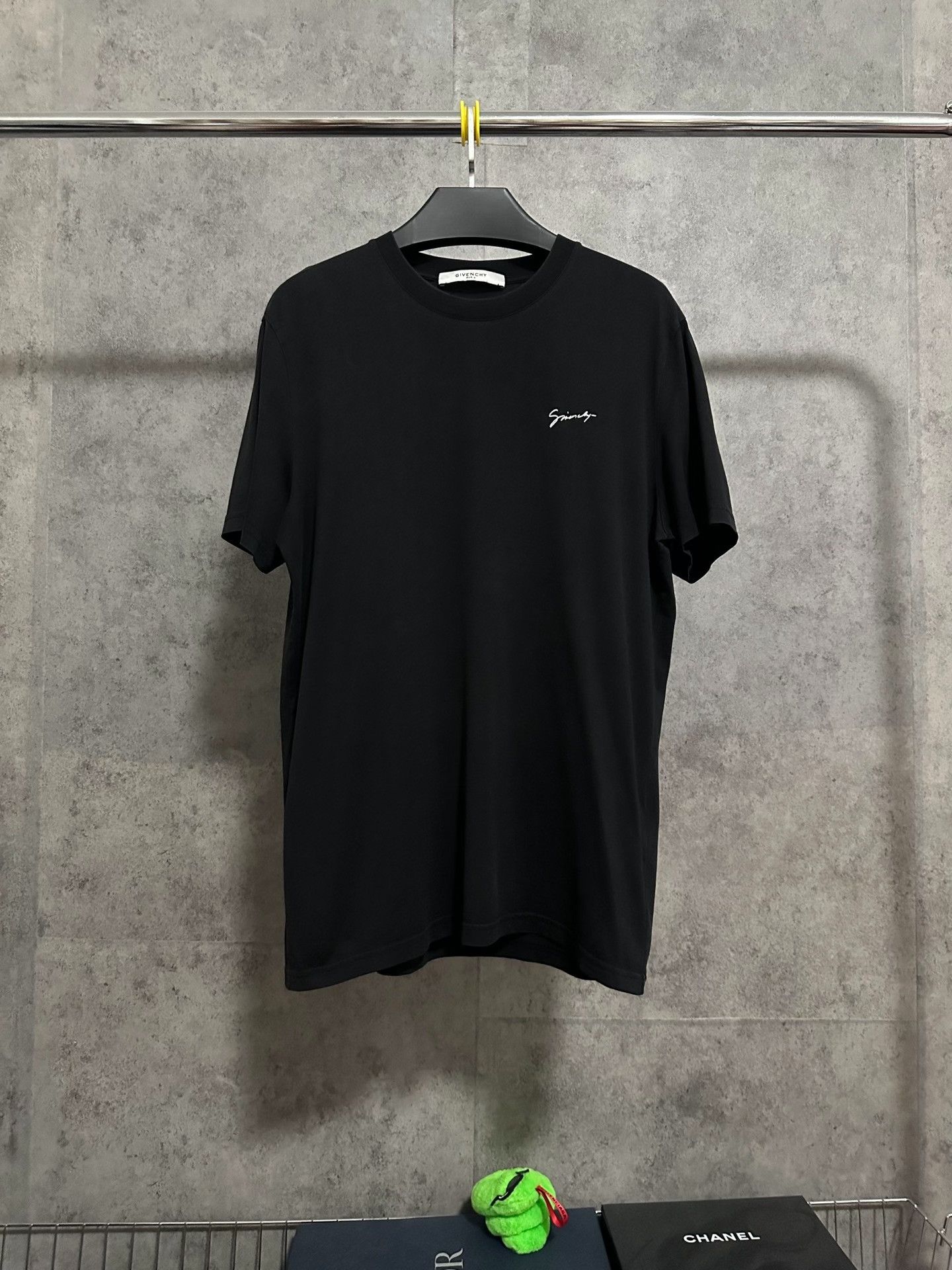 Givenchy Givenchy Embroidered Logo Short Sleeve T-shirt Size US M / EU 48-50 / 2 - 1 Thumbnail