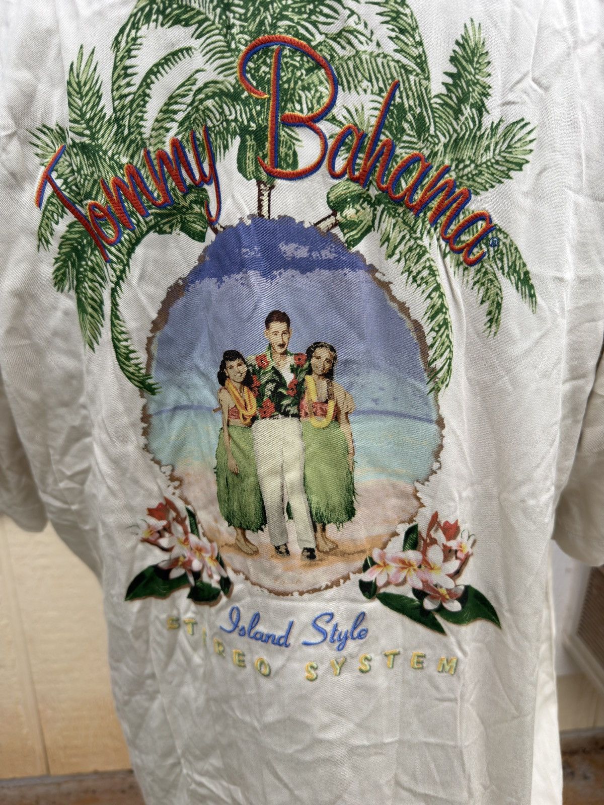 Tommy Bahama New Tommy Bahama Men's L Island Style Hawaiian Rayon Cream Size US M / EU 48-50 / 2 - 2 Thumbnail
