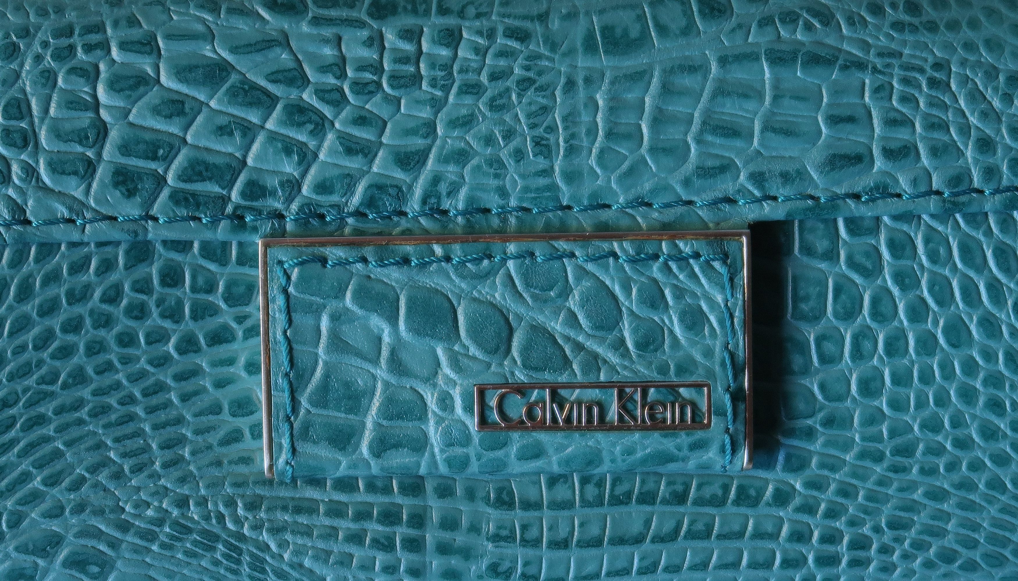 Calvin Klein Croc Embossed Leather Longfold Wristlet Strap Green Wallet Size ONE SIZE - 4 Thumbnail