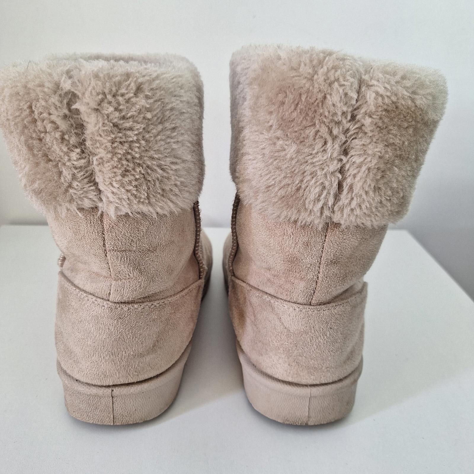 Designer Naughty Monkey WInter fluffy Faux Fur Boots women size 8 Size US 9 / IT 39 - 5 Thumbnail