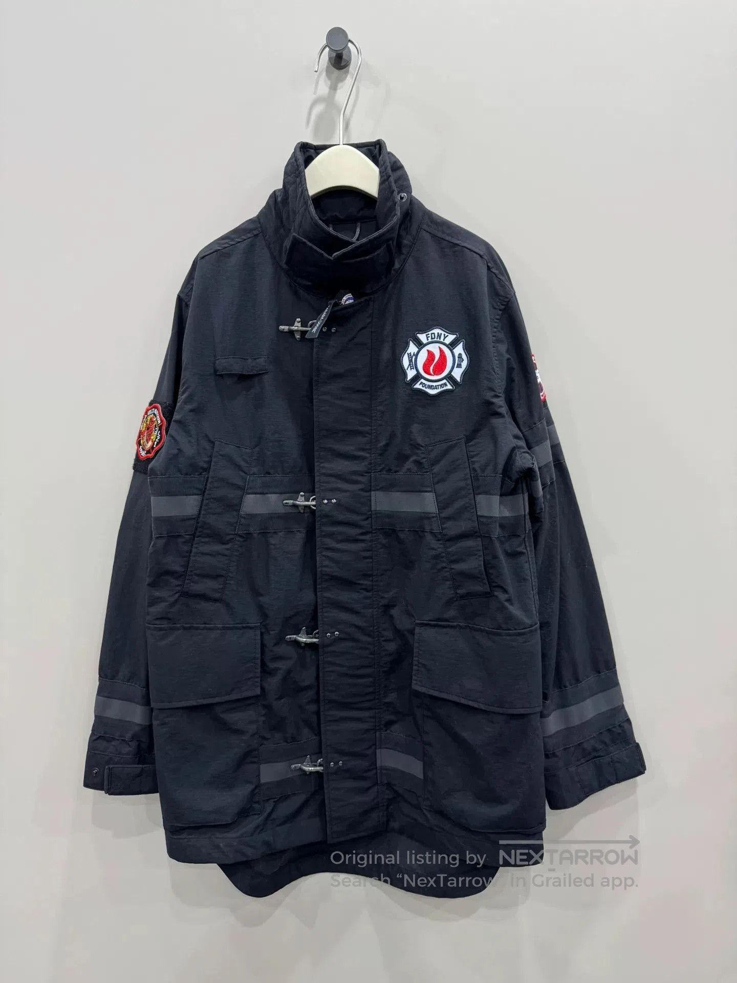 Canada Goose Canada Goose Co. Size US M / EU 48-50 / 2 - 1 Thumbnail