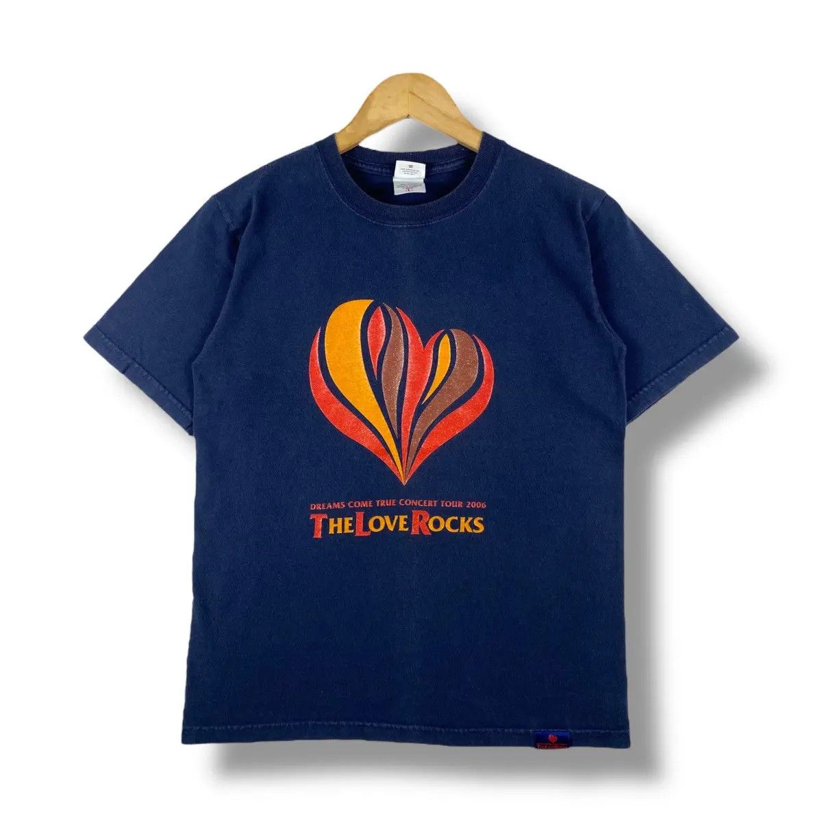 Band Tees The Love Rocks DREAM COME TRUE Concert Tour 2006 Tee Shirt Size US M / EU 48-50 / 2 - 1 Thumbnail