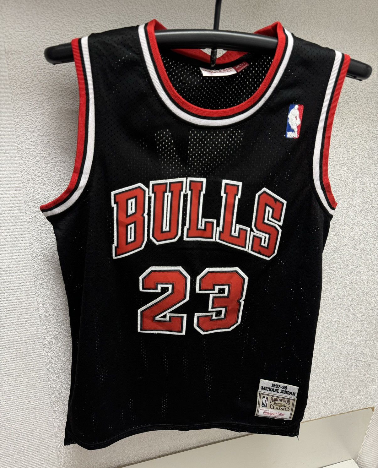 Mitchell & Ness Jordan 23 mitchell & ness vintage nba jersey 1997/98 L sz Size US L / EU 52-54 / 3 - 1 Thumbnail