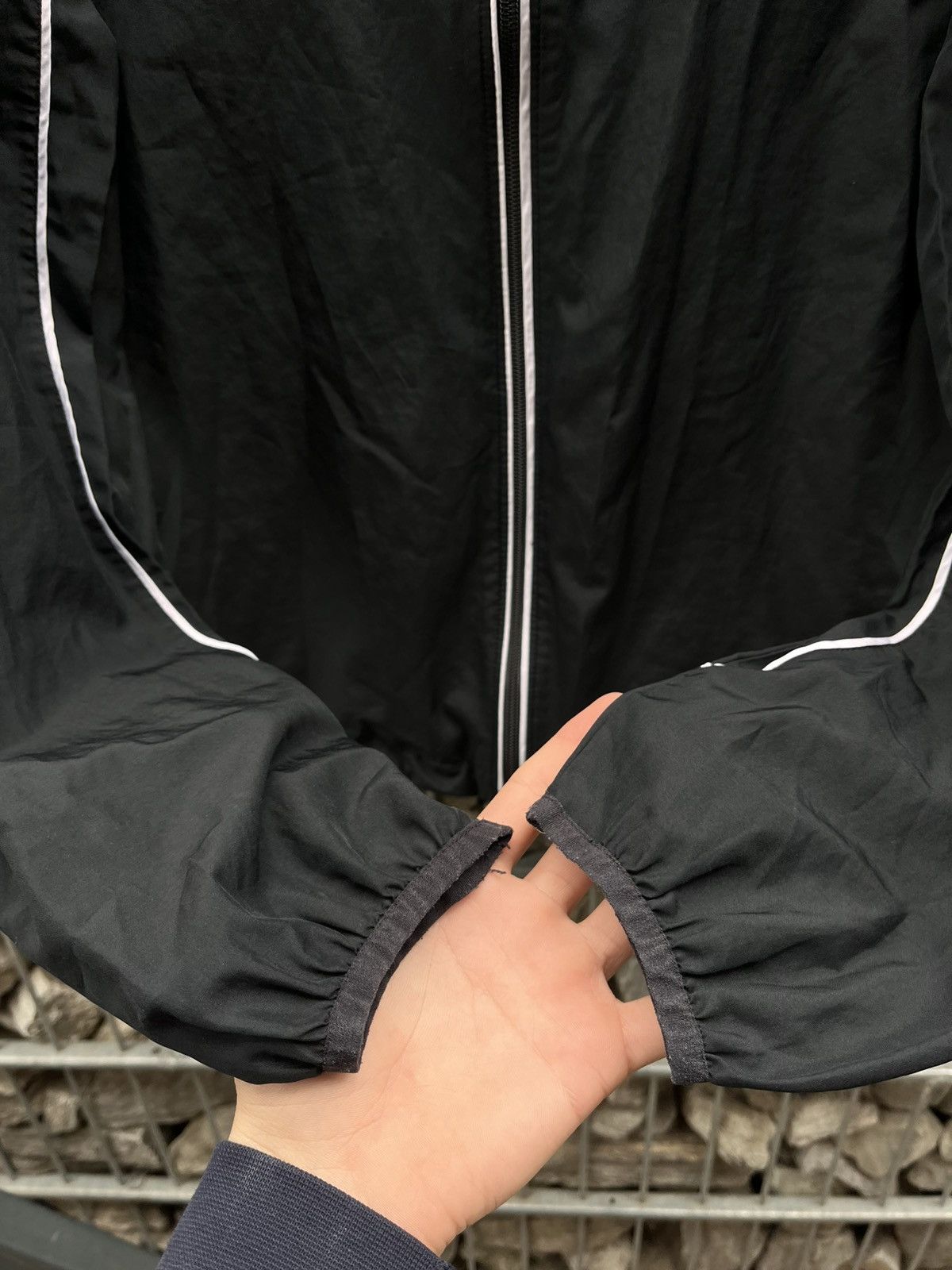 Nike Vintage Nike Swoosh Track Suit Nylon Y2K Windbreaker Rare Size US L / EU 52-54 / 3 - 10 Thumbnail