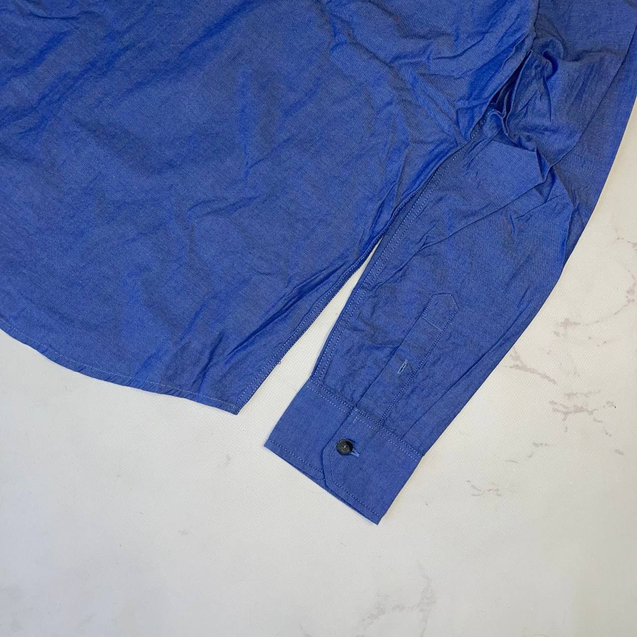 Oakley Oakley Shirts Vintage Basic streetwear Small Logo Size S Size US S / EU 44-46 / 1 - 14 Thumbnail