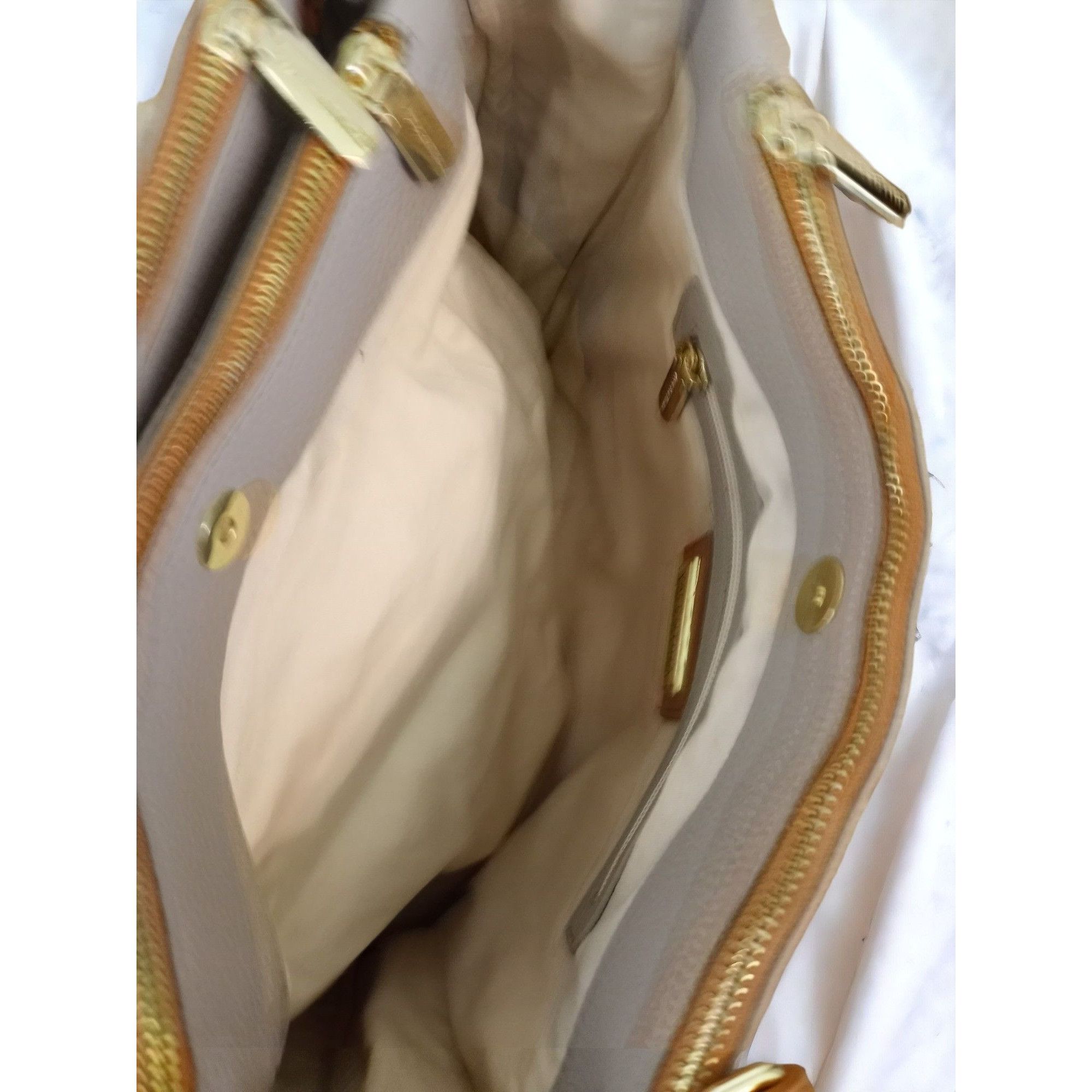Designer Valentina Tradizone Italiana Beige Pebbled Leather Crossbody Size ONE SIZE - 7 Thumbnail