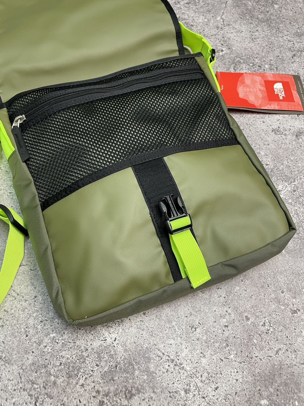 The North Face Vintage The North Face Messenger Bag 00s Sling Bag Drill Size ONE SIZE - 7 Thumbnail