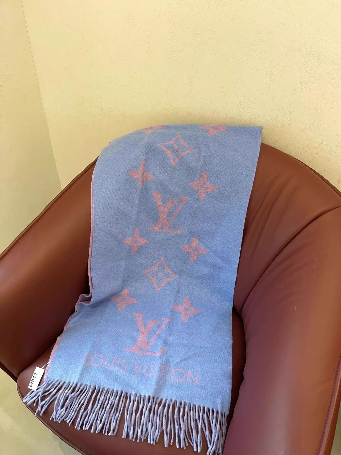 Louis Vuitton LV 100% Cashmere Blue-Purple Colorblock Scarf M812 Size ONE SIZE - 1 Thumbnail