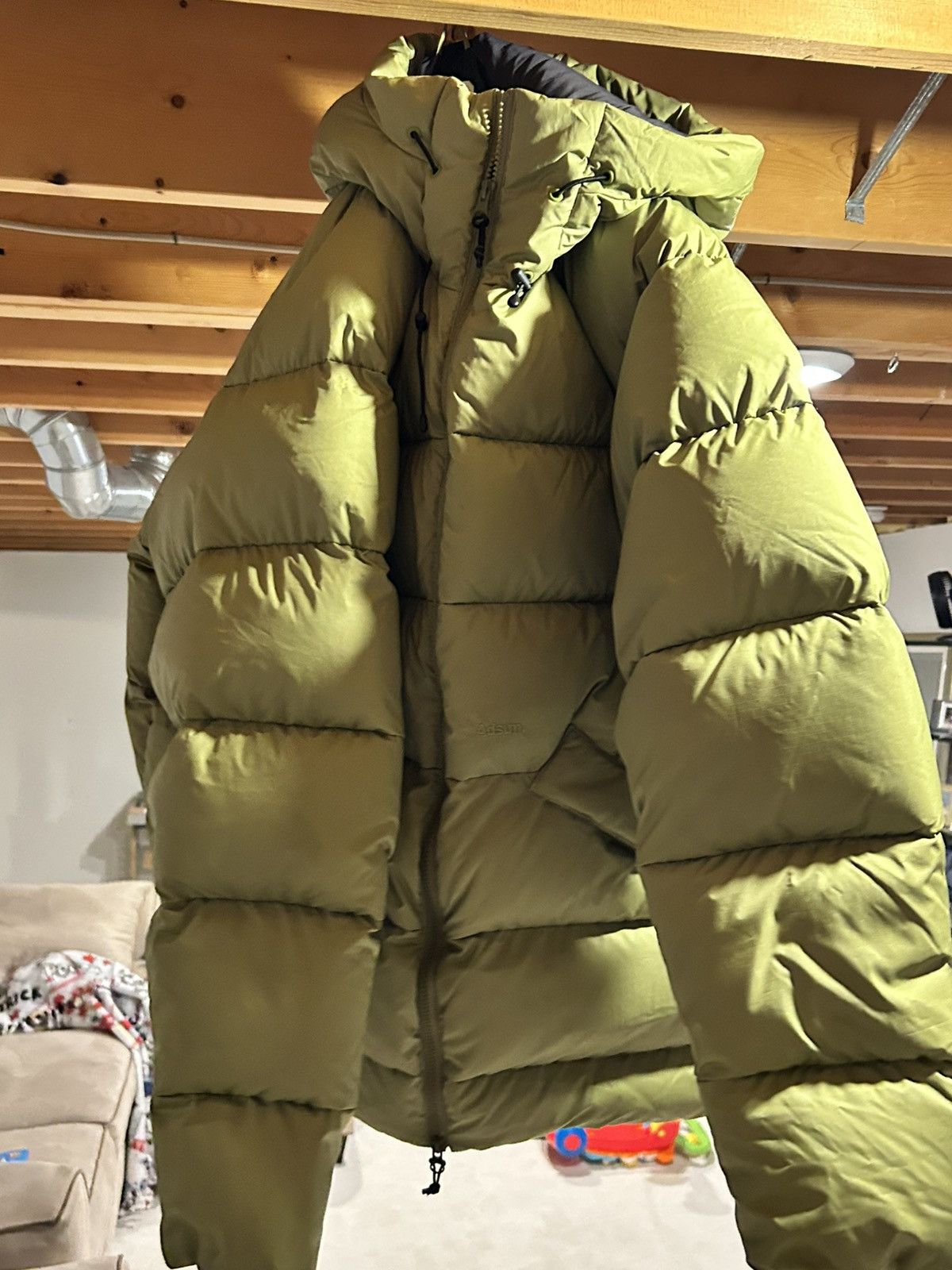 Adsum Adsum Alpine Puffer Jacket 2022 Moss Green size L MSRP $570 Size US L / EU 52-54 / 3 - 3 Thumbnail