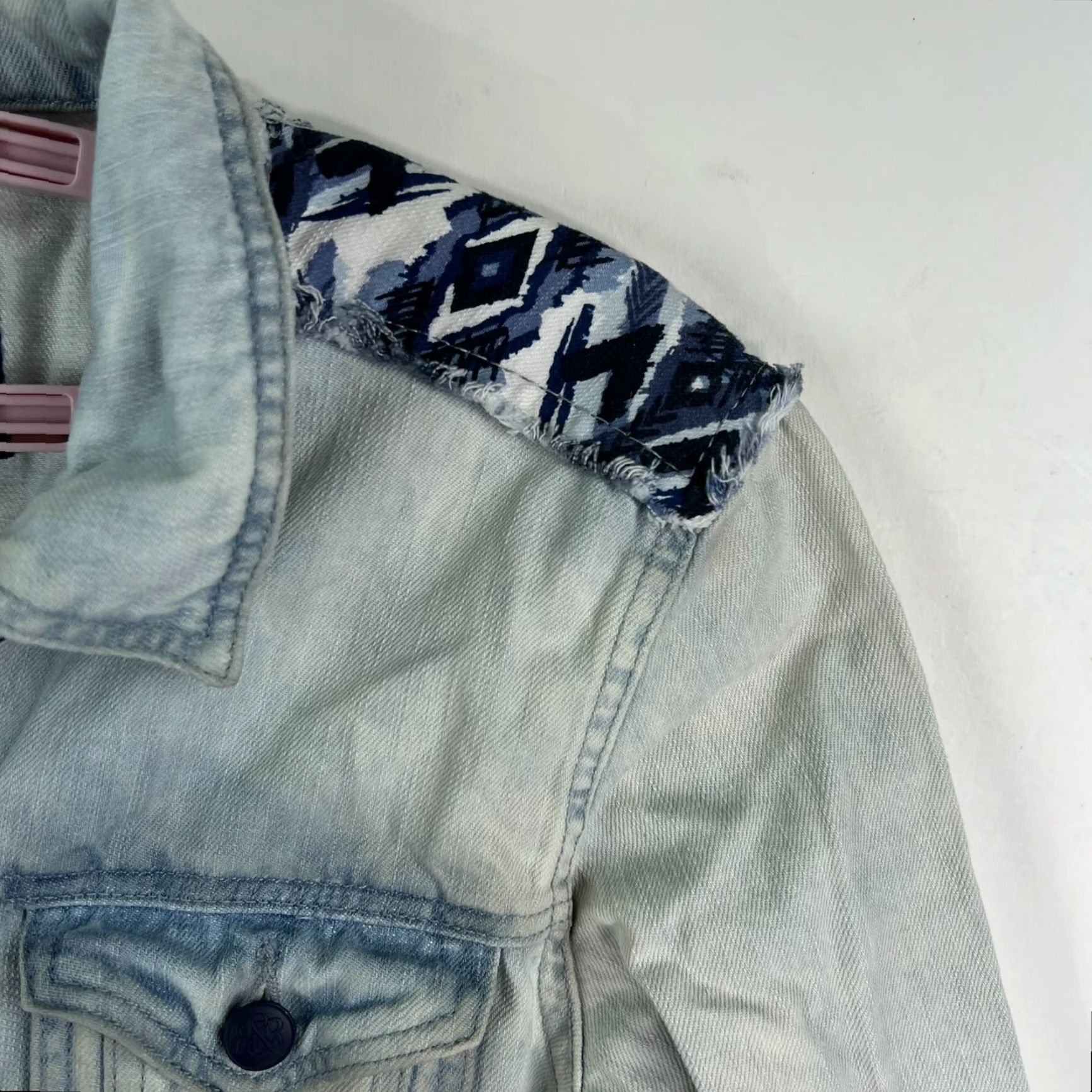 Vintage Rock & Republic Denim Jacket Women L Blue Denim 90s Biker Distressed Fringe Embroidered Logo Hitchiker Size L / US 10 / IT 46 - 2 Thumbnail