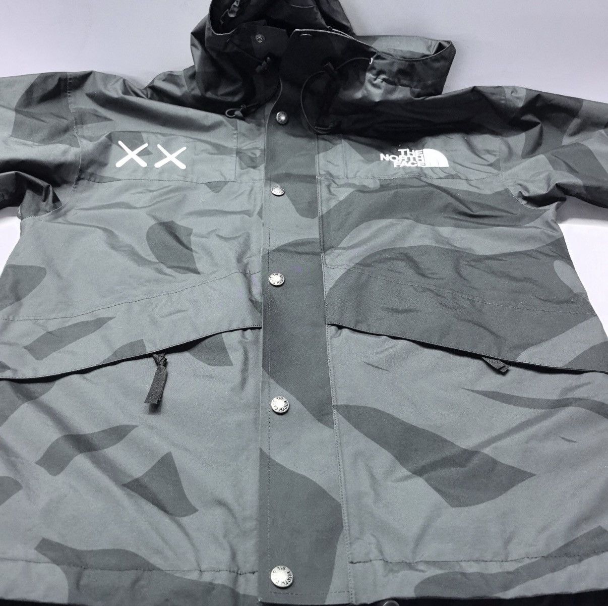 Kaws × The North Face The North Face x KAWS Retro 1986 Mountain Jacket Size US S / EU 44-46 / 1 - 11 Thumbnail