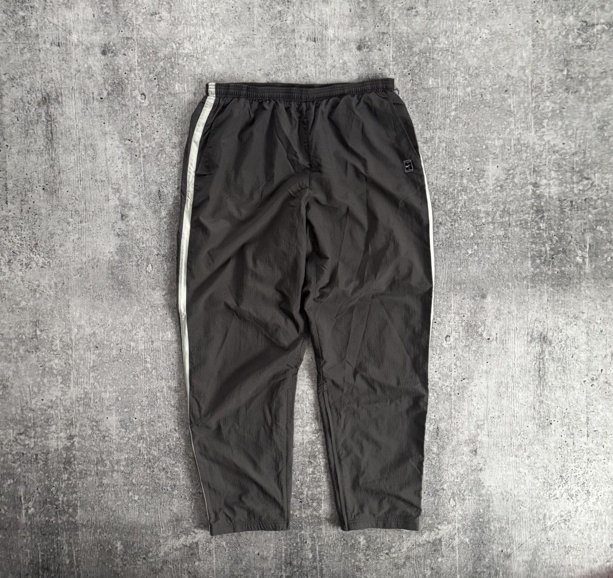 Nike Vintage Nike Track Pants Dark Gray Sweatpants Nylon Joggers Size US 36 / EU 52 - 1 Thumbnail
