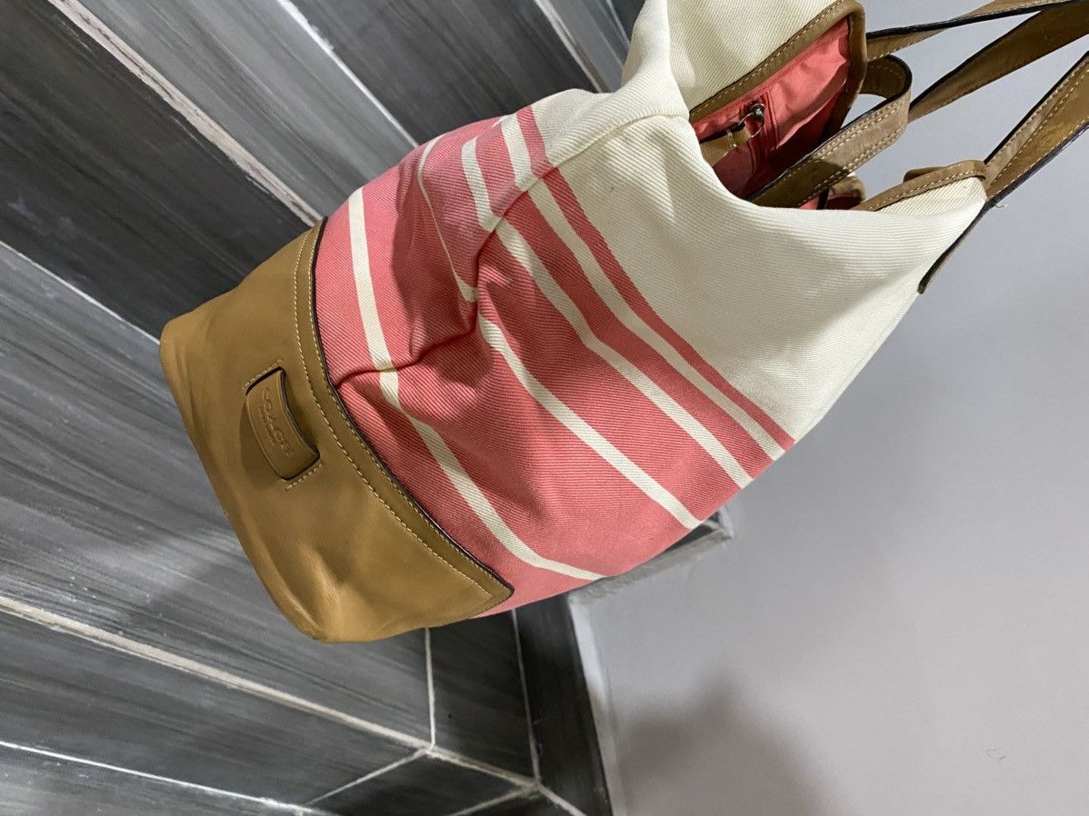 Coach Coach Hadley Variegated Striped Duffle Bag Size ONE SIZE - 4 Thumbnail