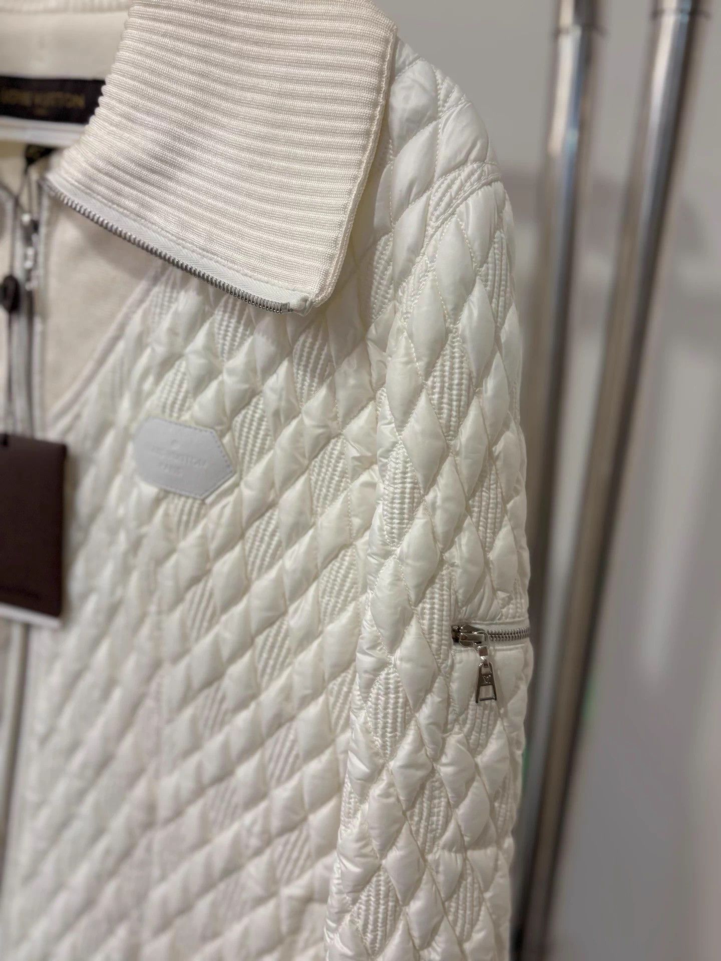 Louis Vuitton LV White Quilted Notch Collar Thin Cotton Jkt 42 Size M / US 6-8 / IT 42-44 - 2 Thumbnail