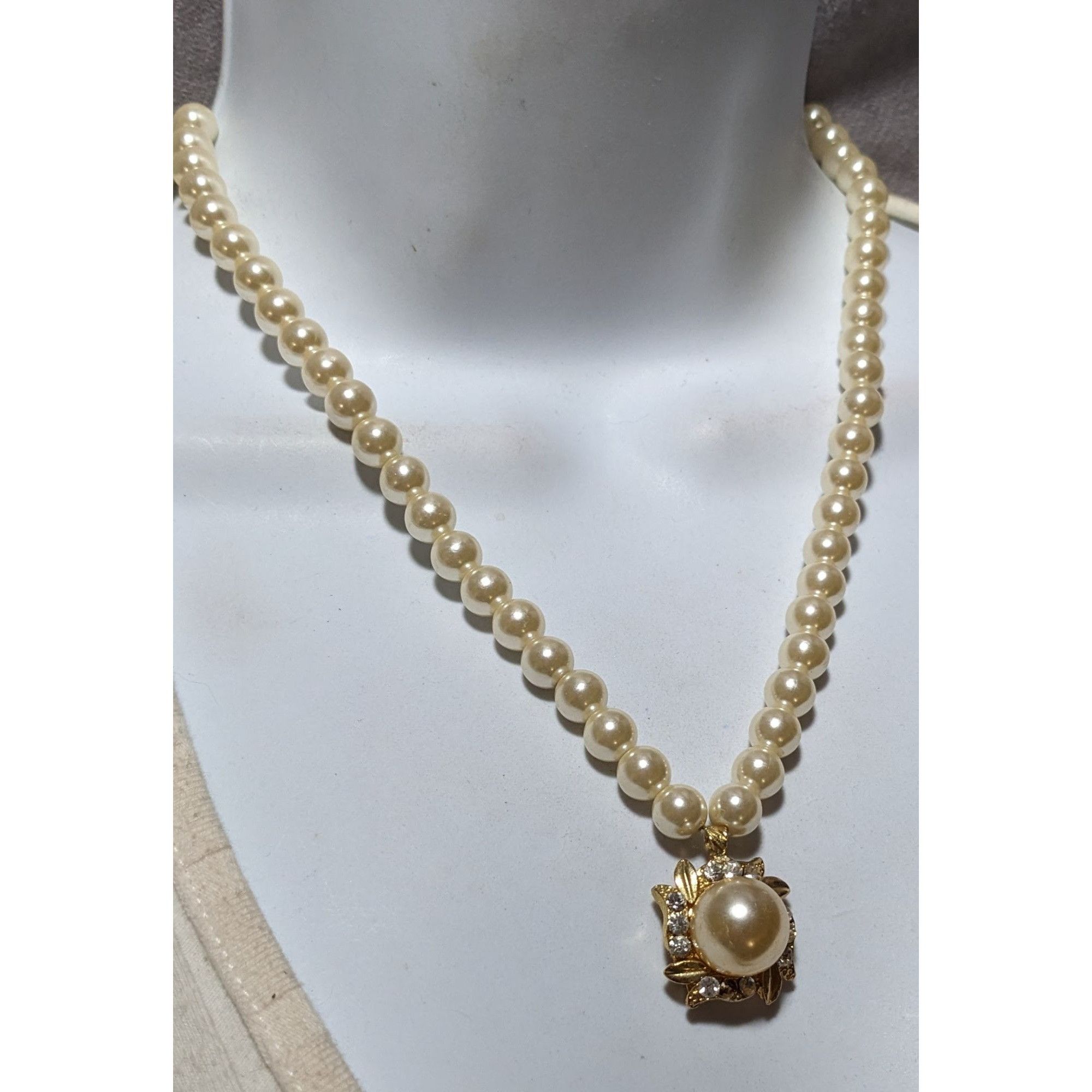Other Vintage Floral Gold Pearl Rhinestone Pendant Necklace Size ONE SIZE - 8 Thumbnail
