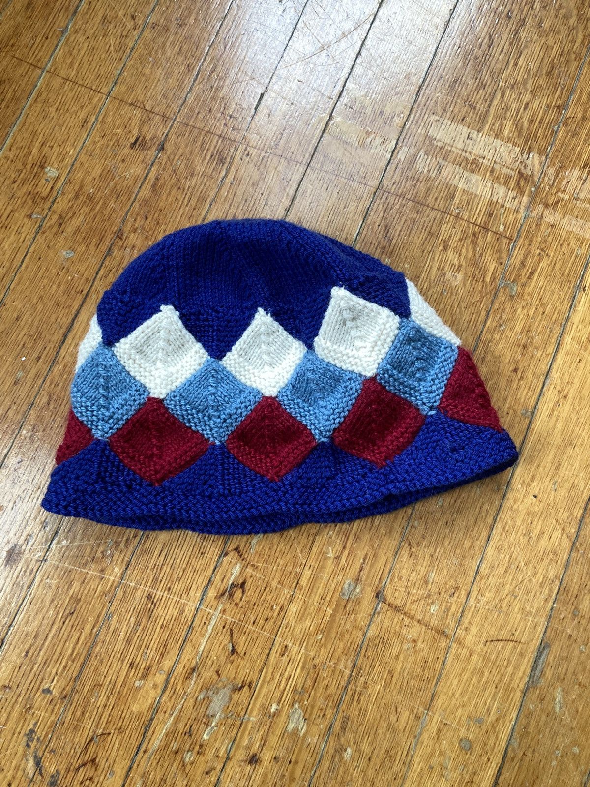 Handmade Hand-Knit Beanie Size ONE SIZE - 1 Preview
