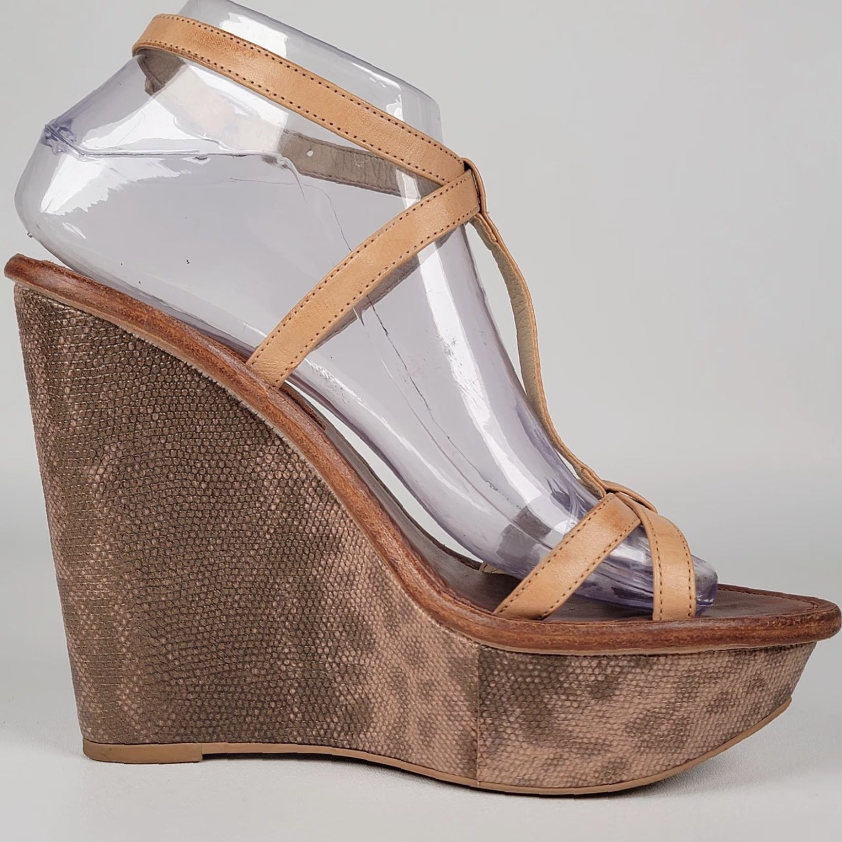 Elizabeth and James Elizabeth and James Hazel Snake Embossed T-Strap Wedge Sandals US 8 B Natural Platforms & Wedges Women's Leather Buckle Snake 90s? Size US 8 / IT 38 - 5 Thumbnail