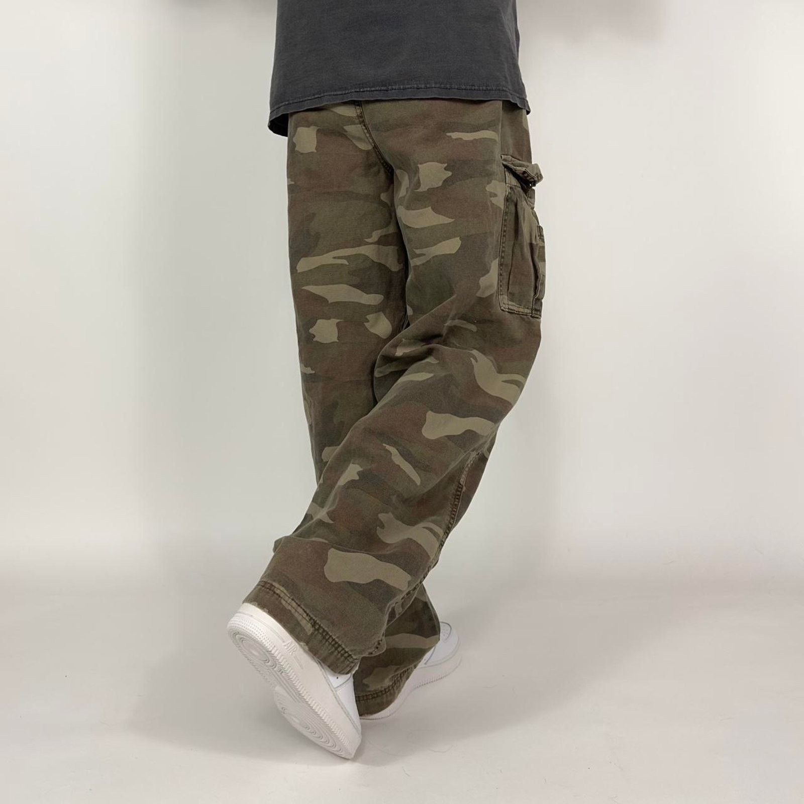 Japanese Brand × Southpole Y2K Camouflage Plugg Streetwear Wide Leg Baggy Cargo Pants Size US 38 / EU 54 - 7 Thumbnail