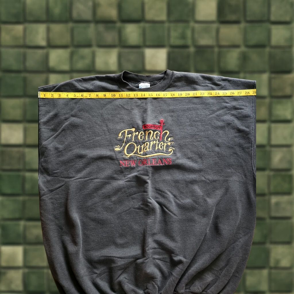 Vintage VINTAGE Port and Company Black Embroidered Sweatshirt 3XL Louisian a New Orleans French Quarter 1990s Mens Womens Girls Boys Womens Size US XXL / EU 58 / 5 - 1 Thumbnail