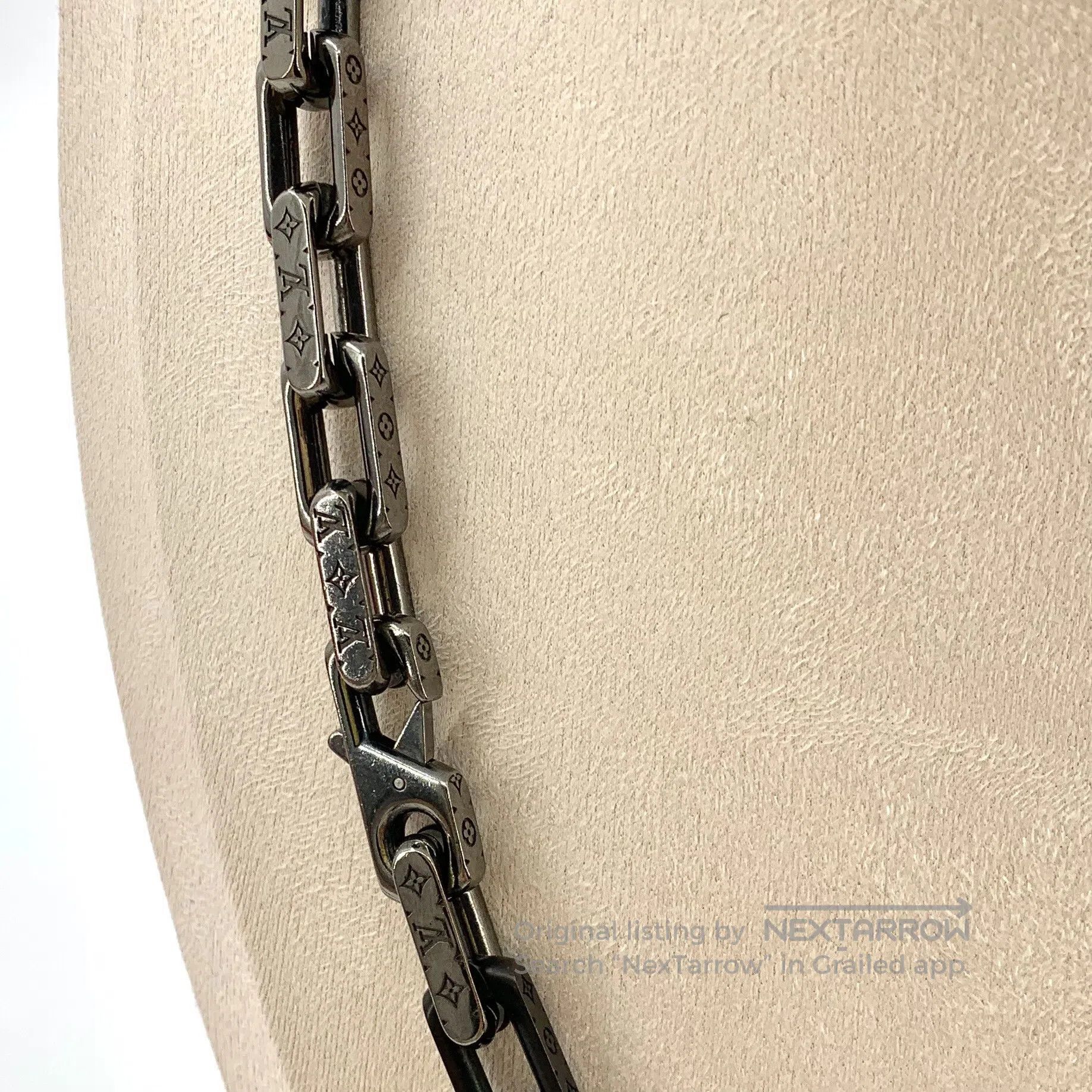 Louis Vuitton Louis Vuitton Color-Blocked Chain Logo Monogrammed Cut-Out Size ONE SIZE - 7 Thumbnail